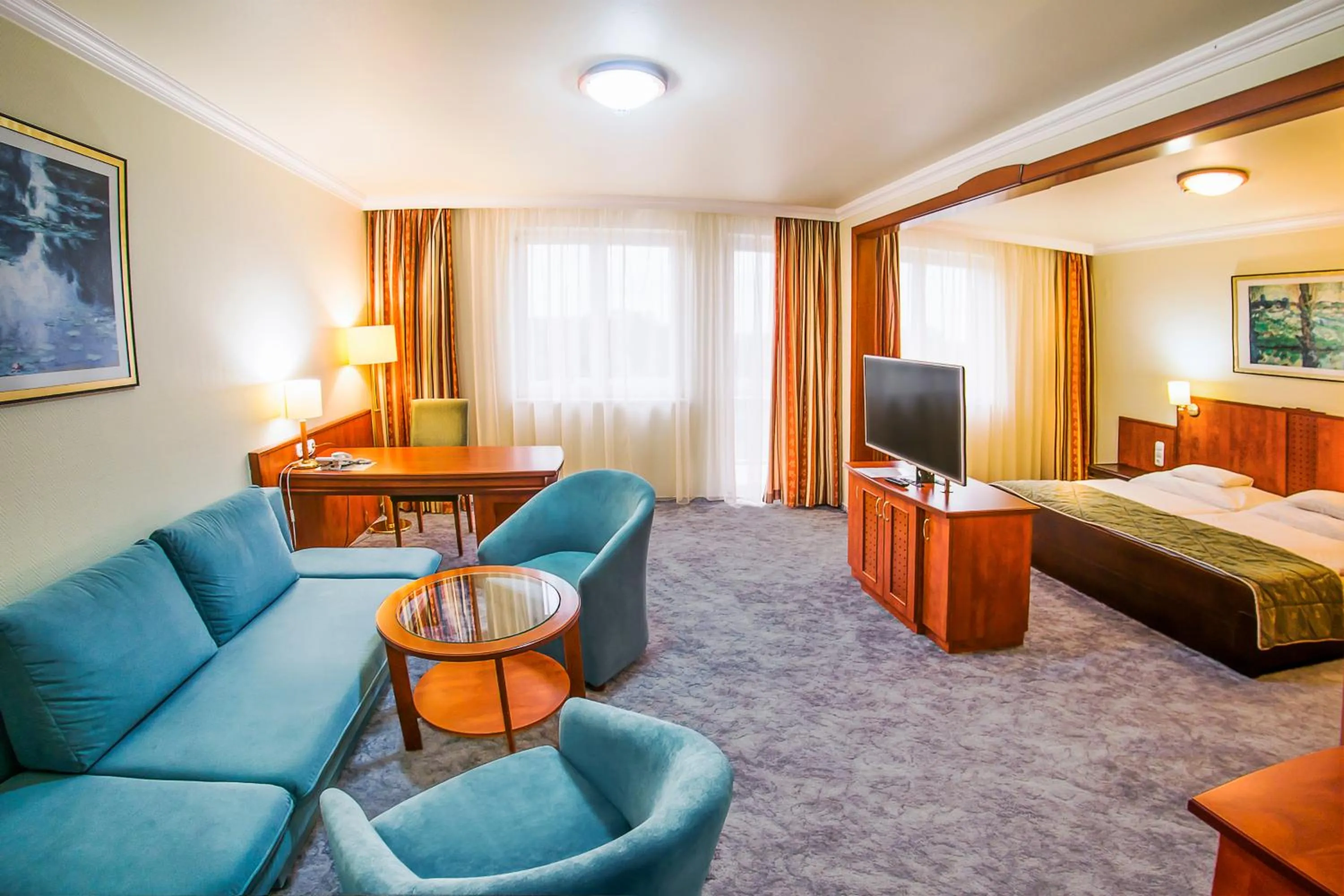 Bedroom, Bed in Hotel Silver