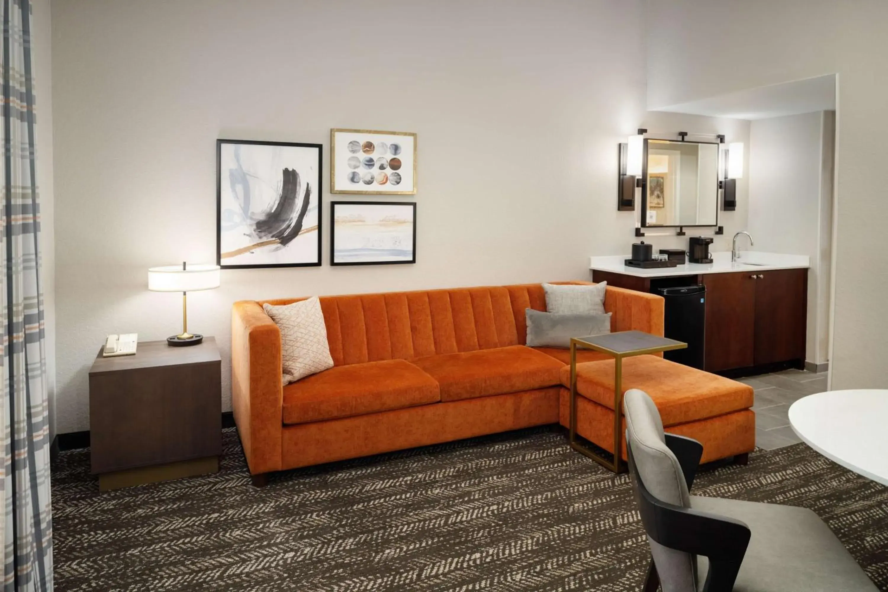 Living room in Embassy Suites by Hilton Orlando North Living room in Embassy Suites by Hilton Orlando North