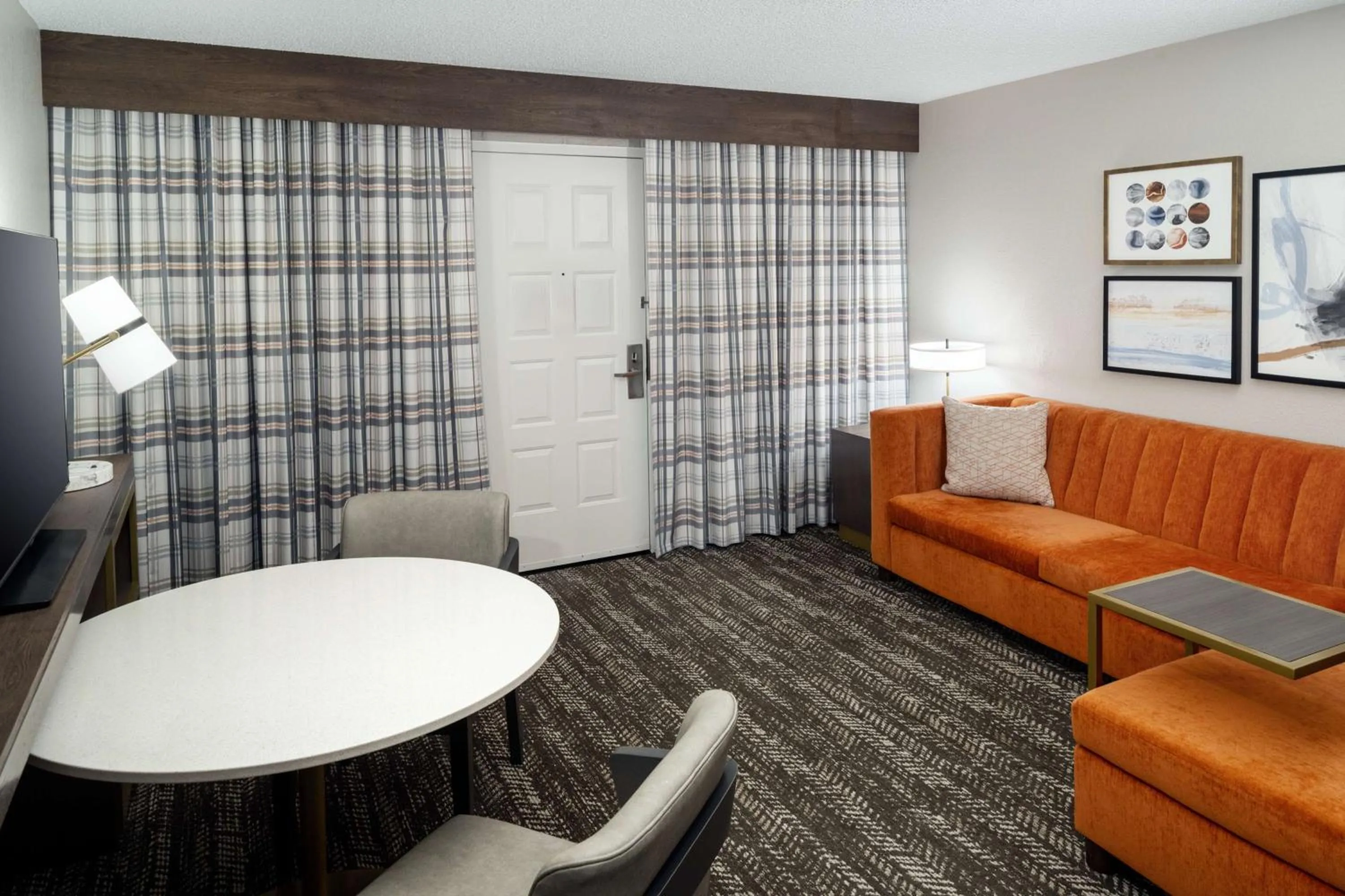 Living room in Embassy Suites by Hilton Orlando North