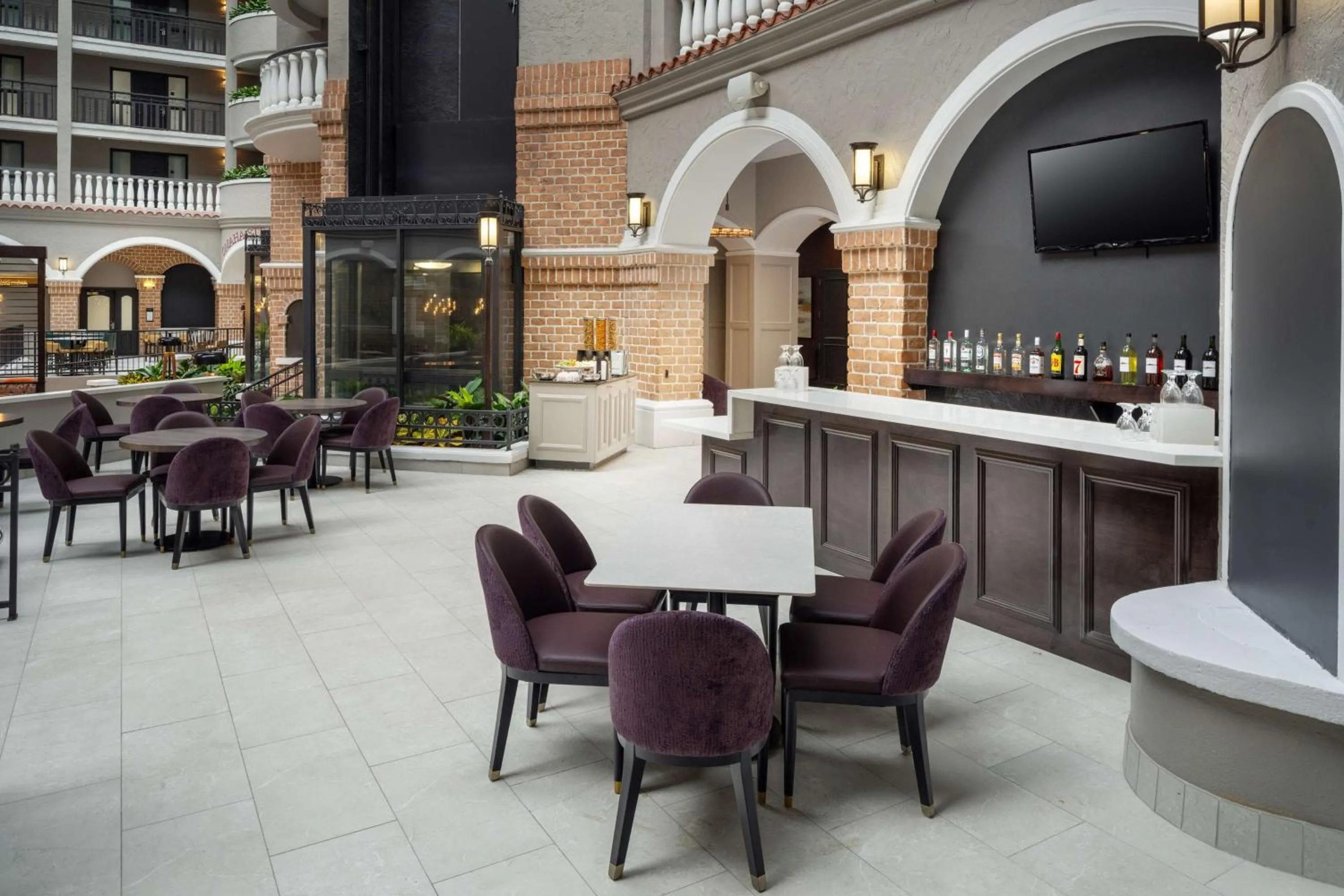 Lounge or bar in Embassy Suites by Hilton Orlando North