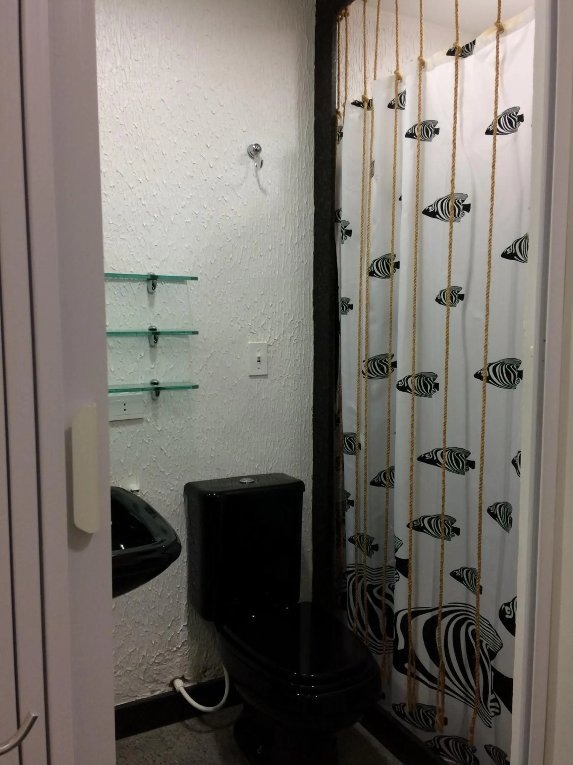 Bathroom in CONDOMÍNIO IMPERIAL, PRAIA DO FRANCÊS