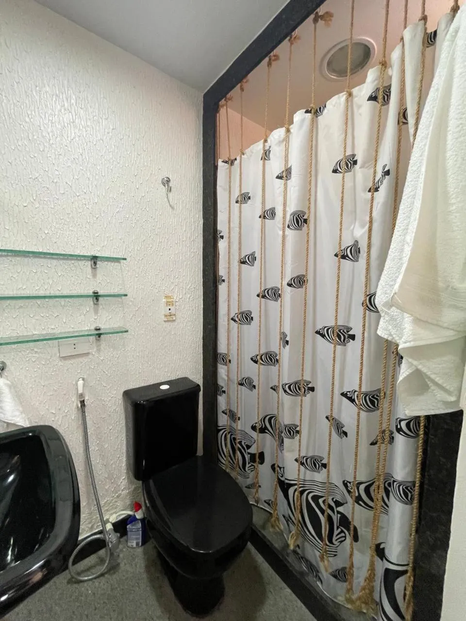 Bathroom in CONDOMÍNIO IMPERIAL, PRAIA DO FRANCÊS