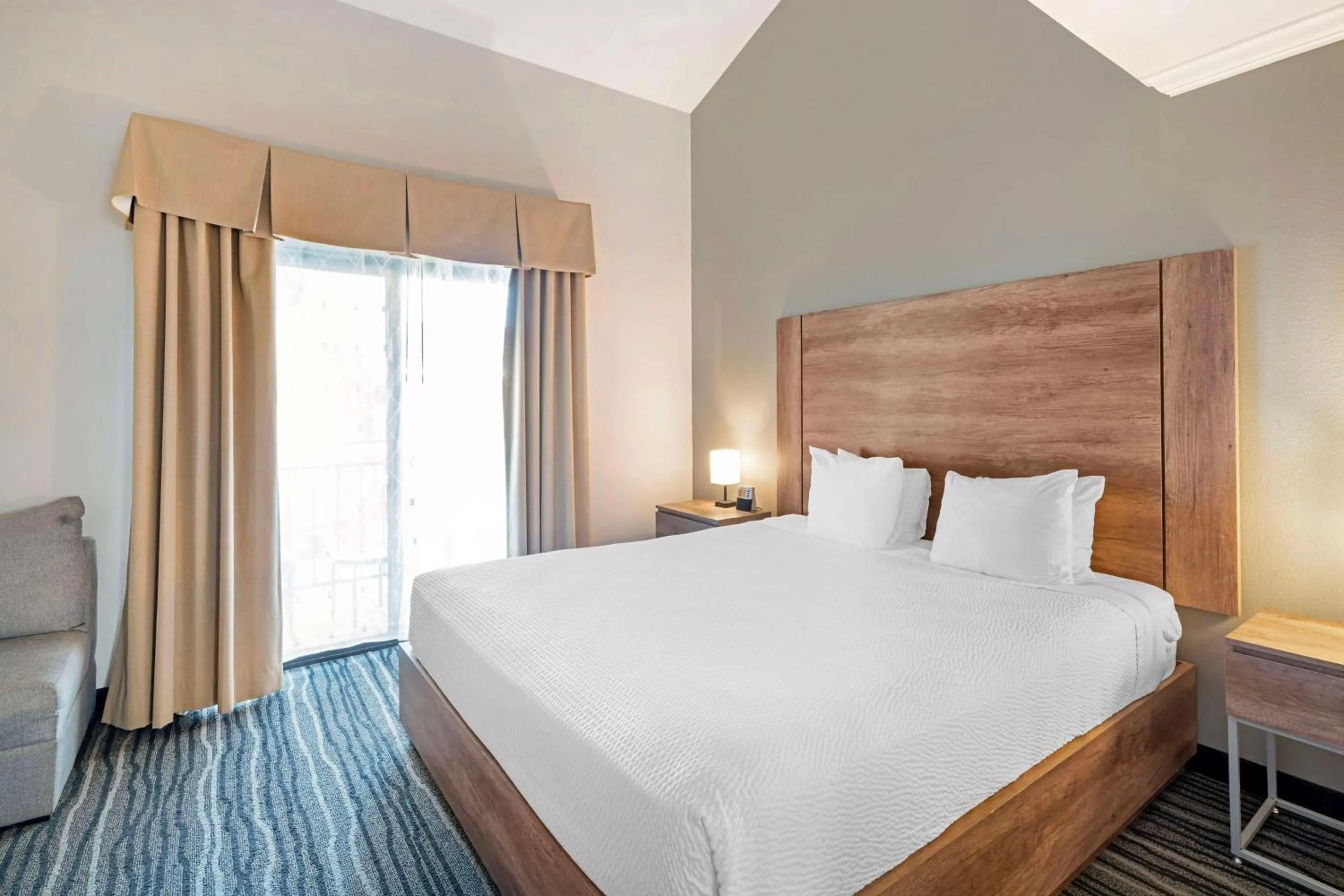 Bedroom, Bed in Best Western Posada Royale Hotel & Suites