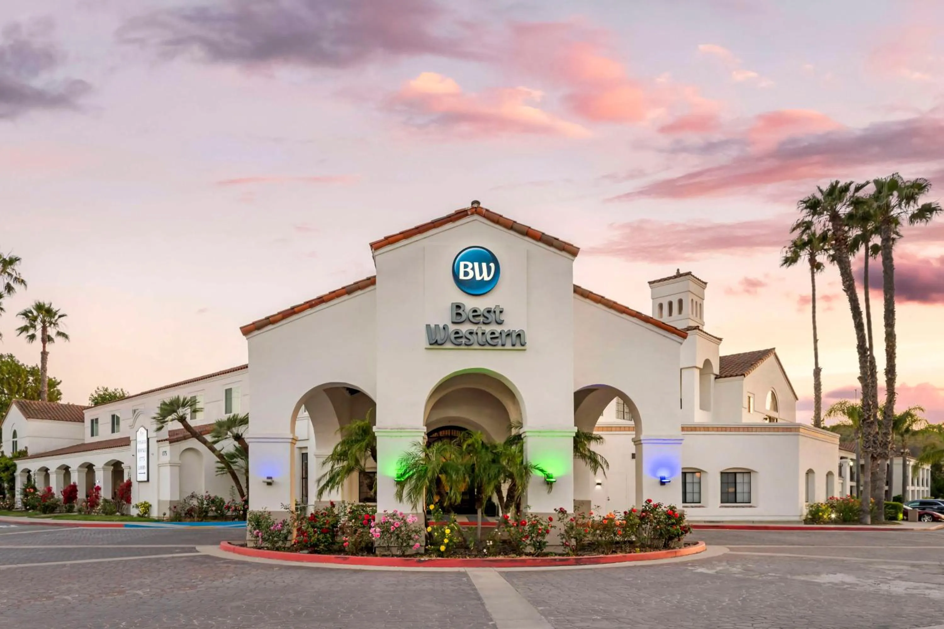 Property building in Best Western Posada Royale Hotel & Suites