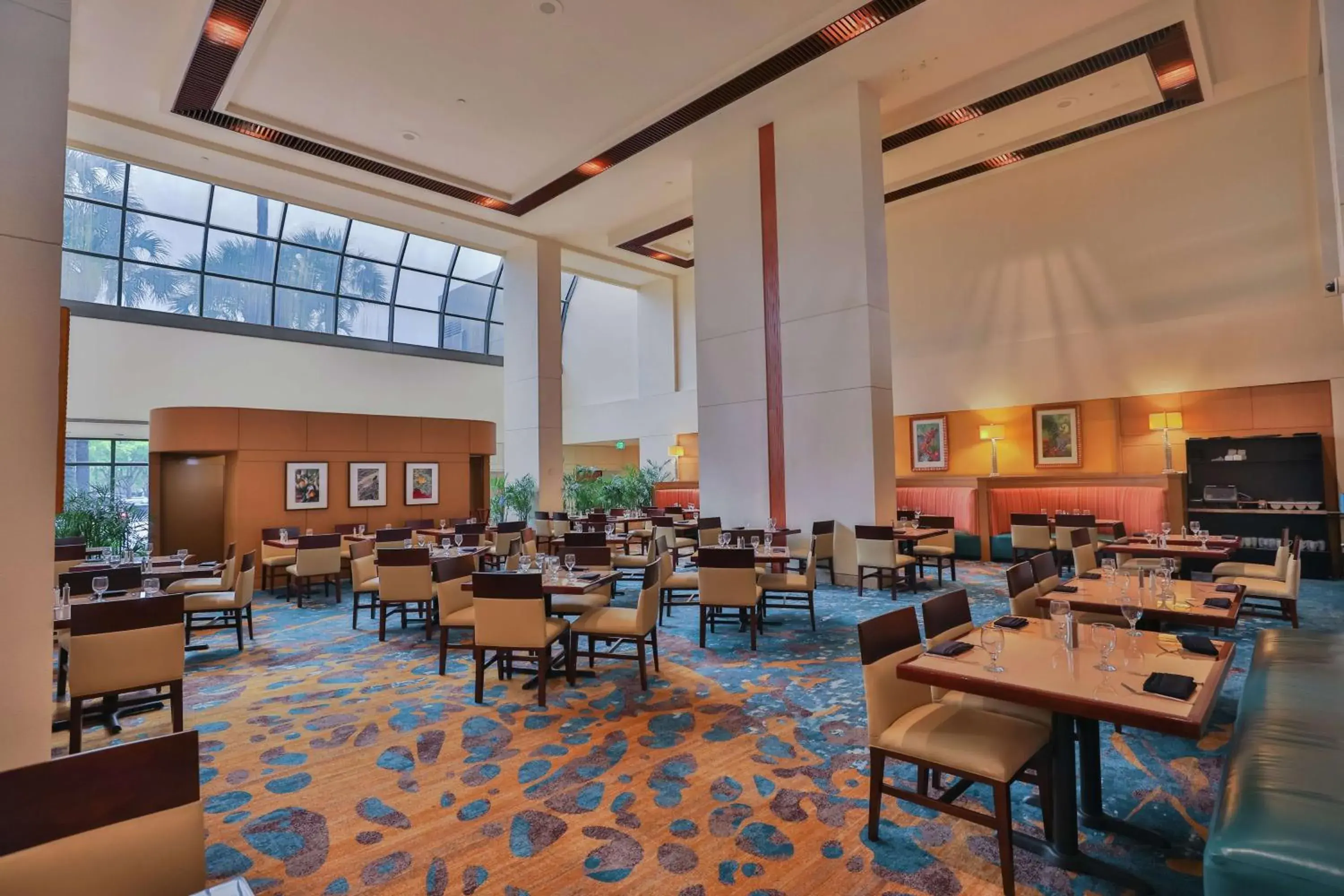 Restaurant/places to eat in Hilton Miami Airport Blue Lagoon Restaurant/places to eat in Hilton Miami Airport Blue Lagoon