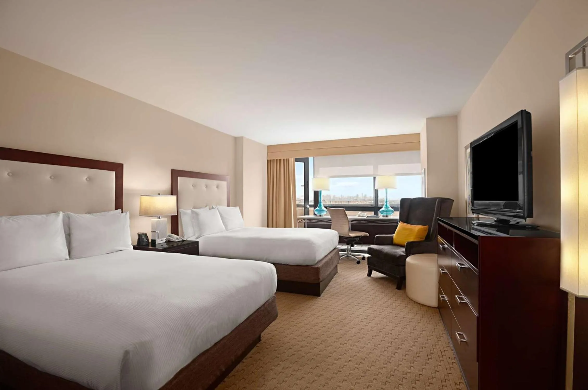 Bed in Hilton Miami Airport Blue Lagoon