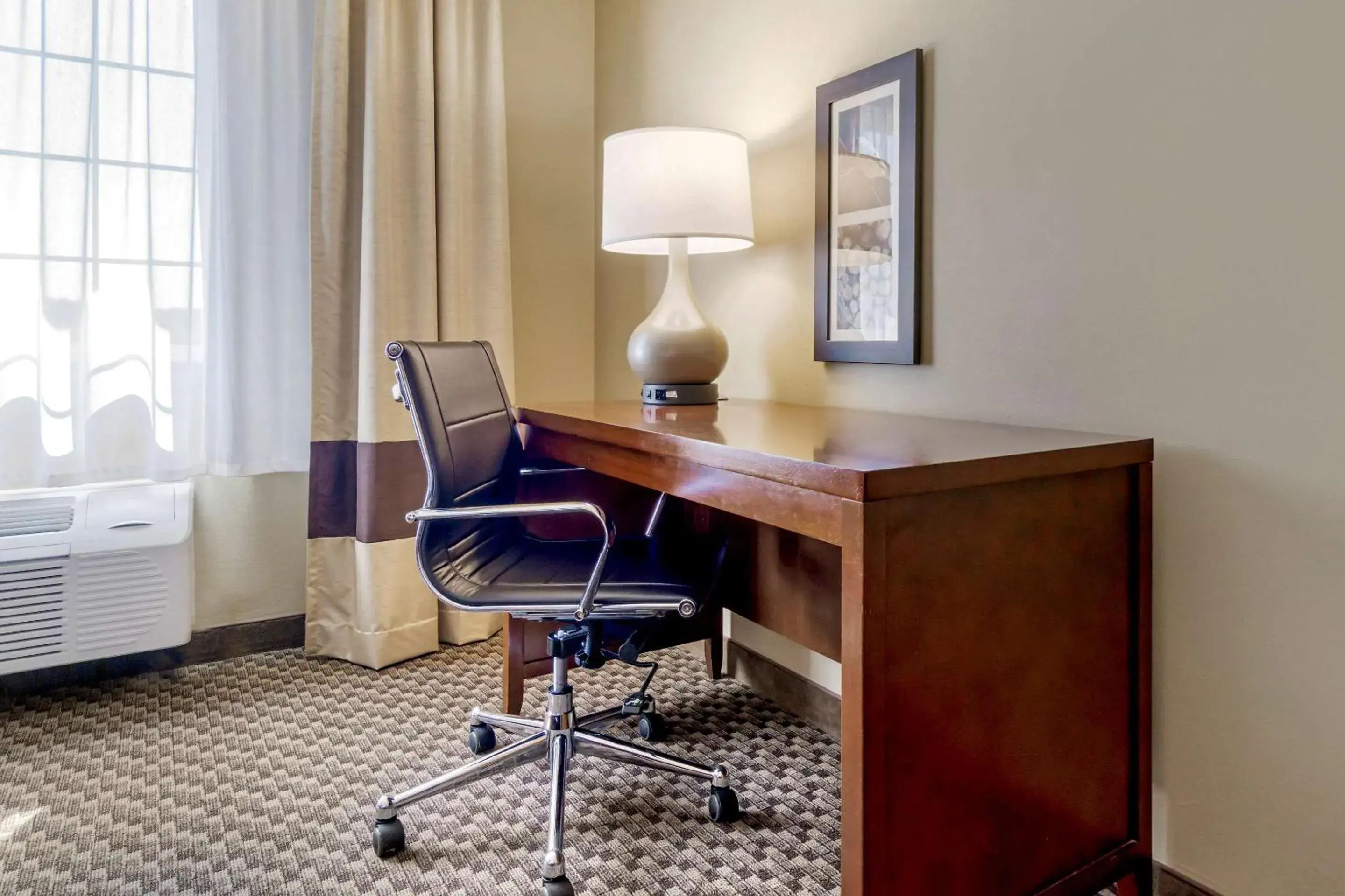 Photo of the whole room in Comfort Inn Auburn - Seattle Photo of the whole room in Comfort Inn Auburn - Seattle