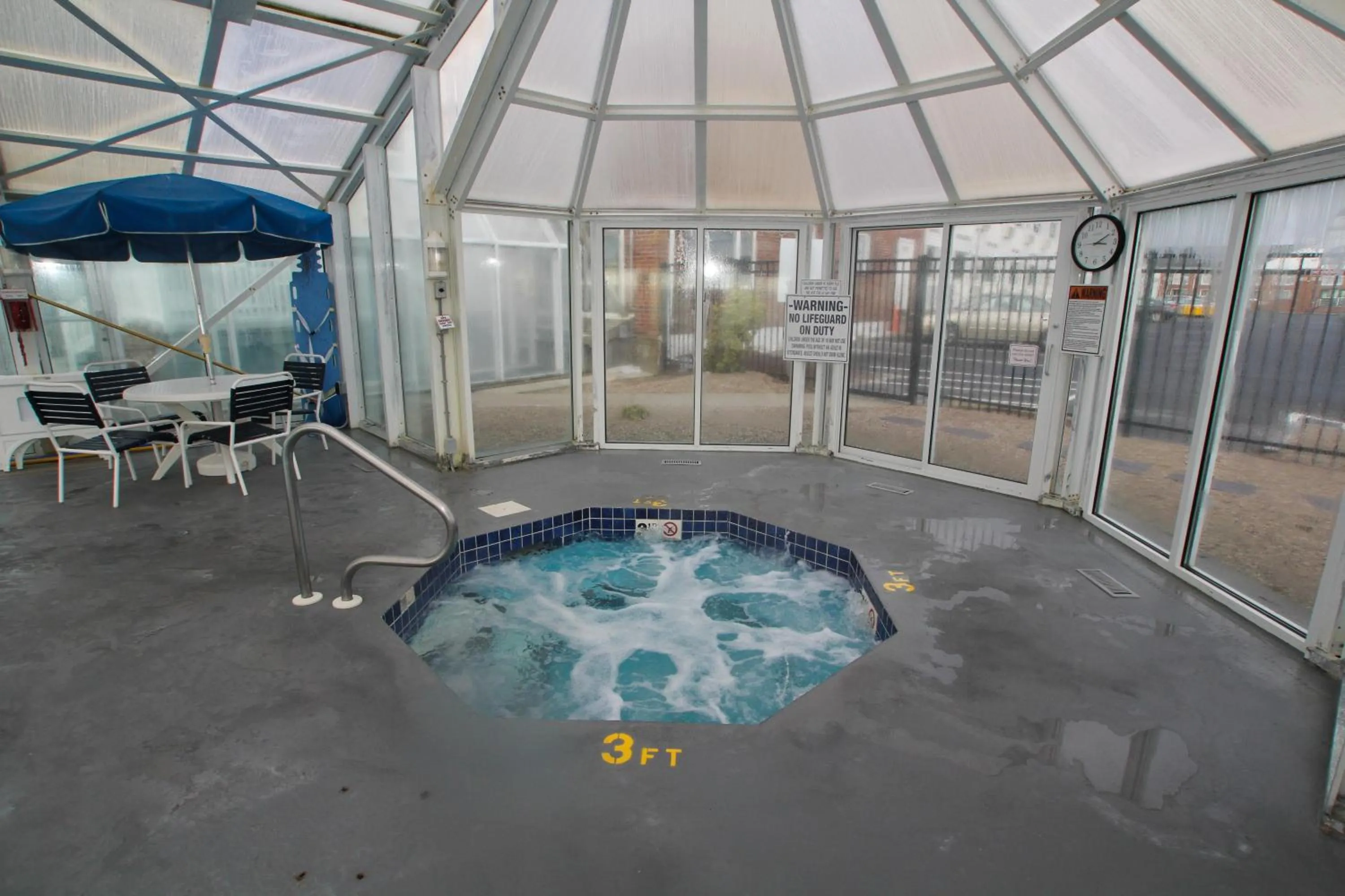 Hot Tub in Ocean Club on Smuggler's Beach