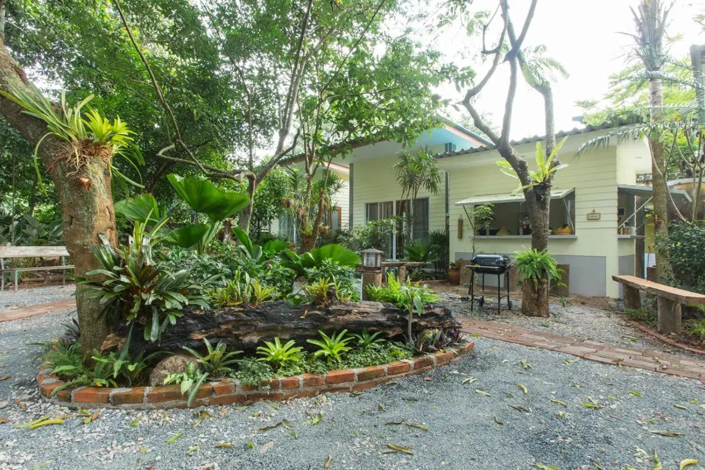 View (from property/room) in P's cottage บ้านพักในสวนสวย View (from property/room) in P's cottage บ้านพักในสวนสวย