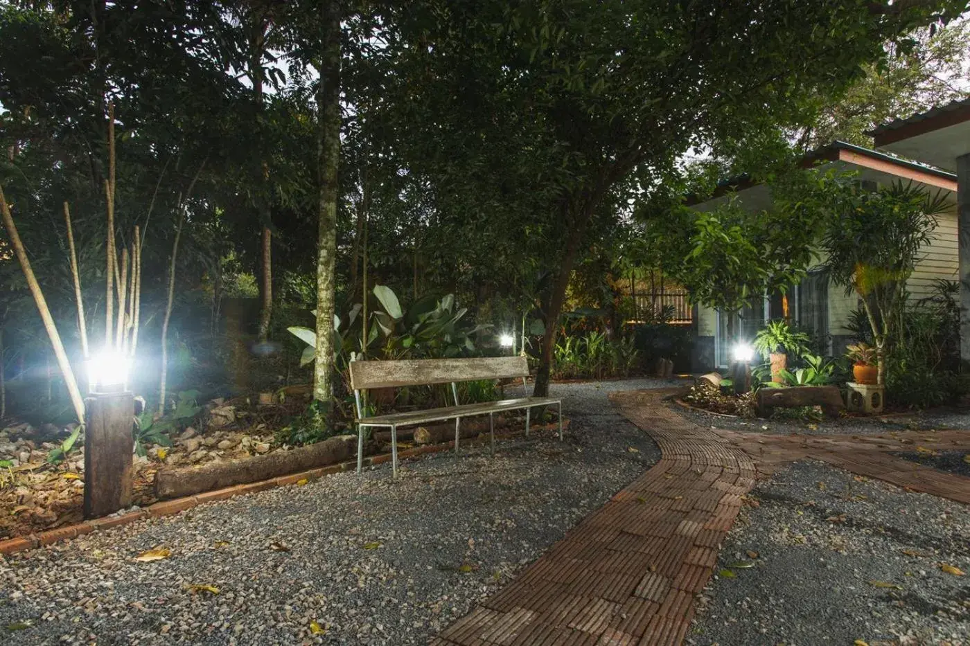 Property building in P's cottage บ้านพักในสวนสวย Property building in P's cottage บ้านพักในสวนสวย