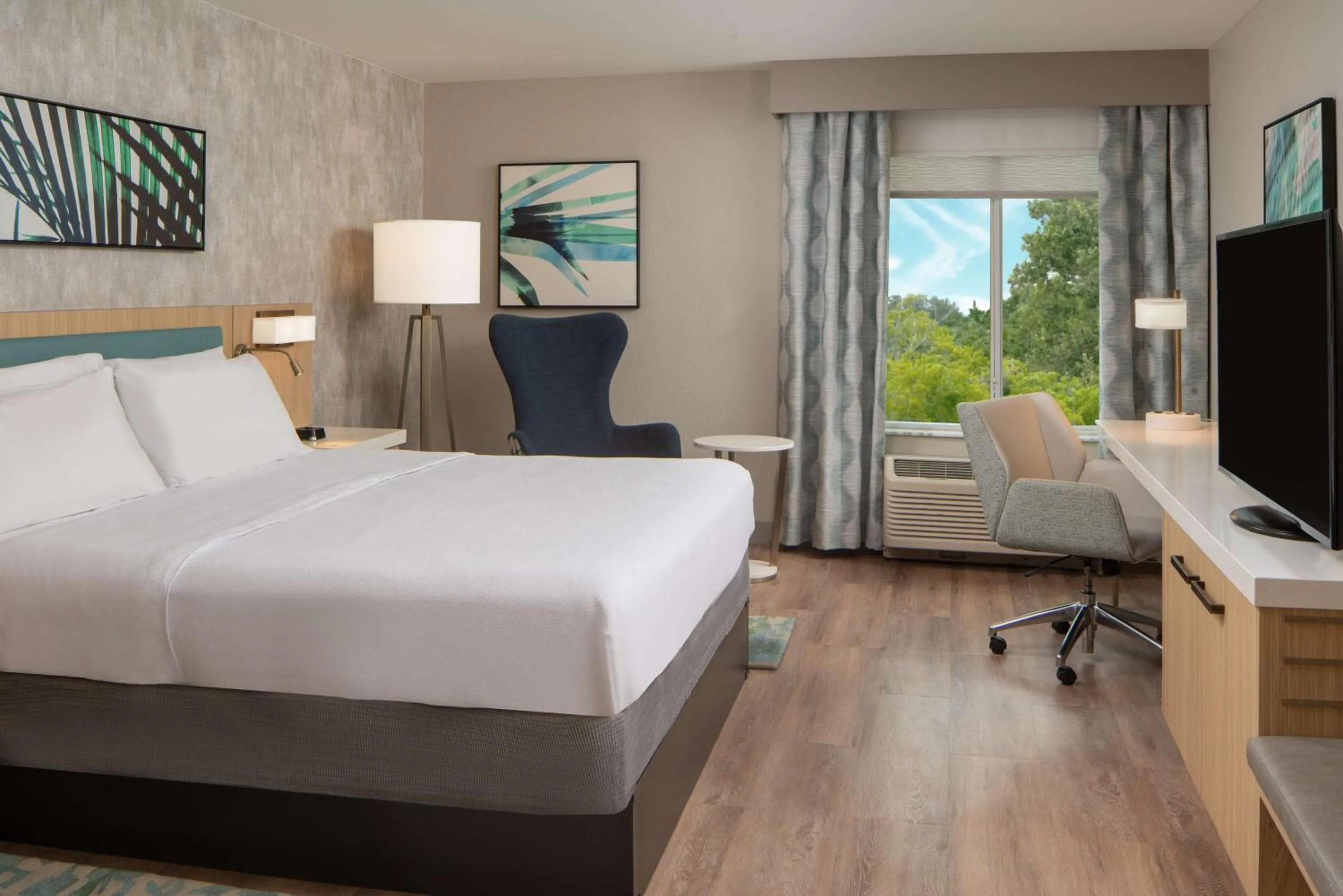 Bed in Hilton Garden Inn Orlando Airport