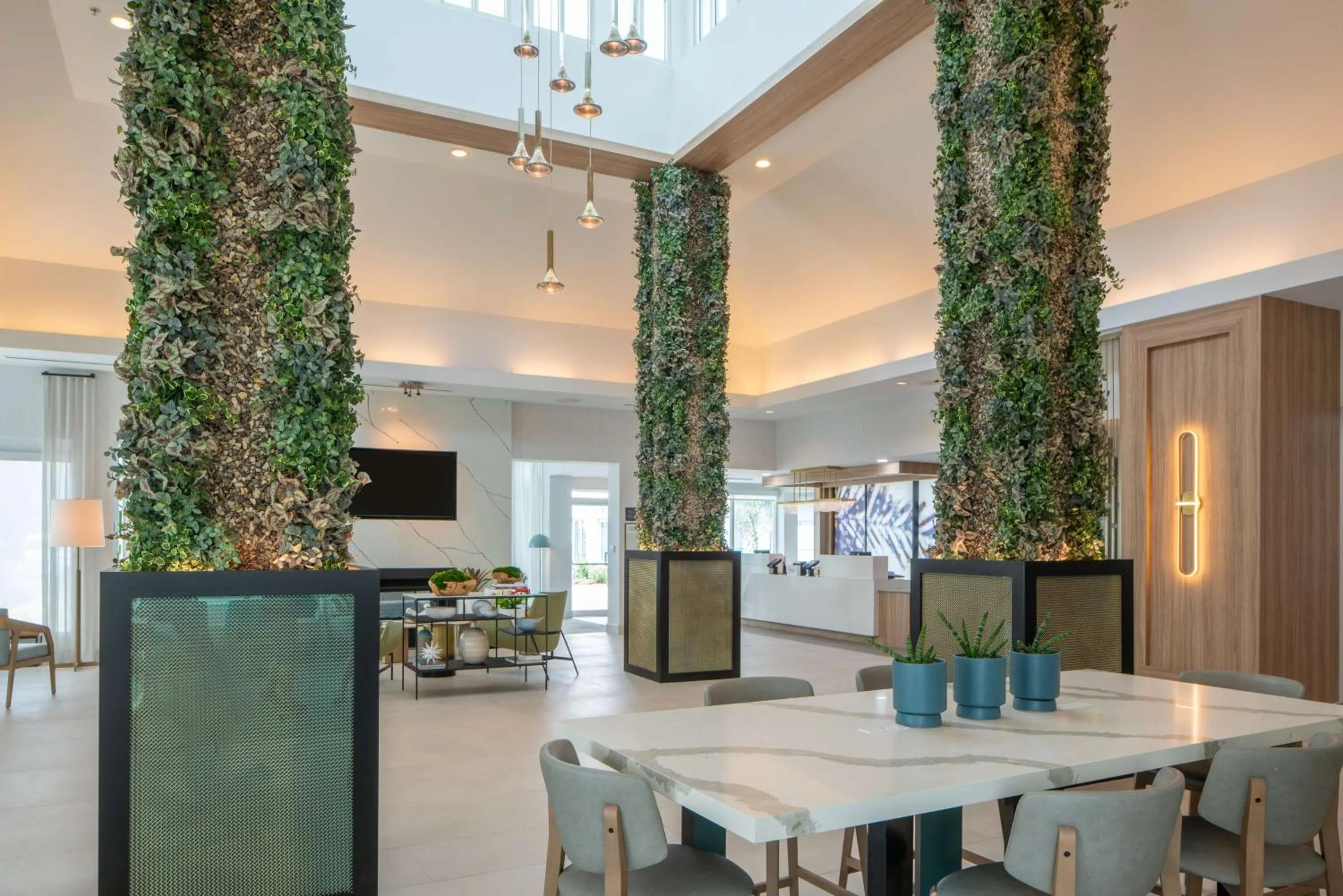Lobby or reception in Hilton Garden Inn Orlando Airport