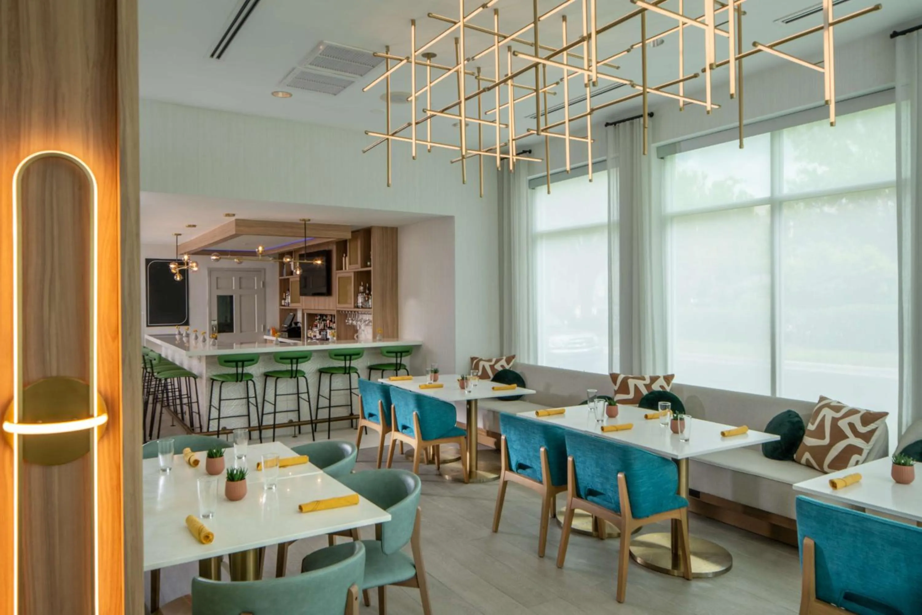 Restaurant/places to eat in Hilton Garden Inn Orlando Airport