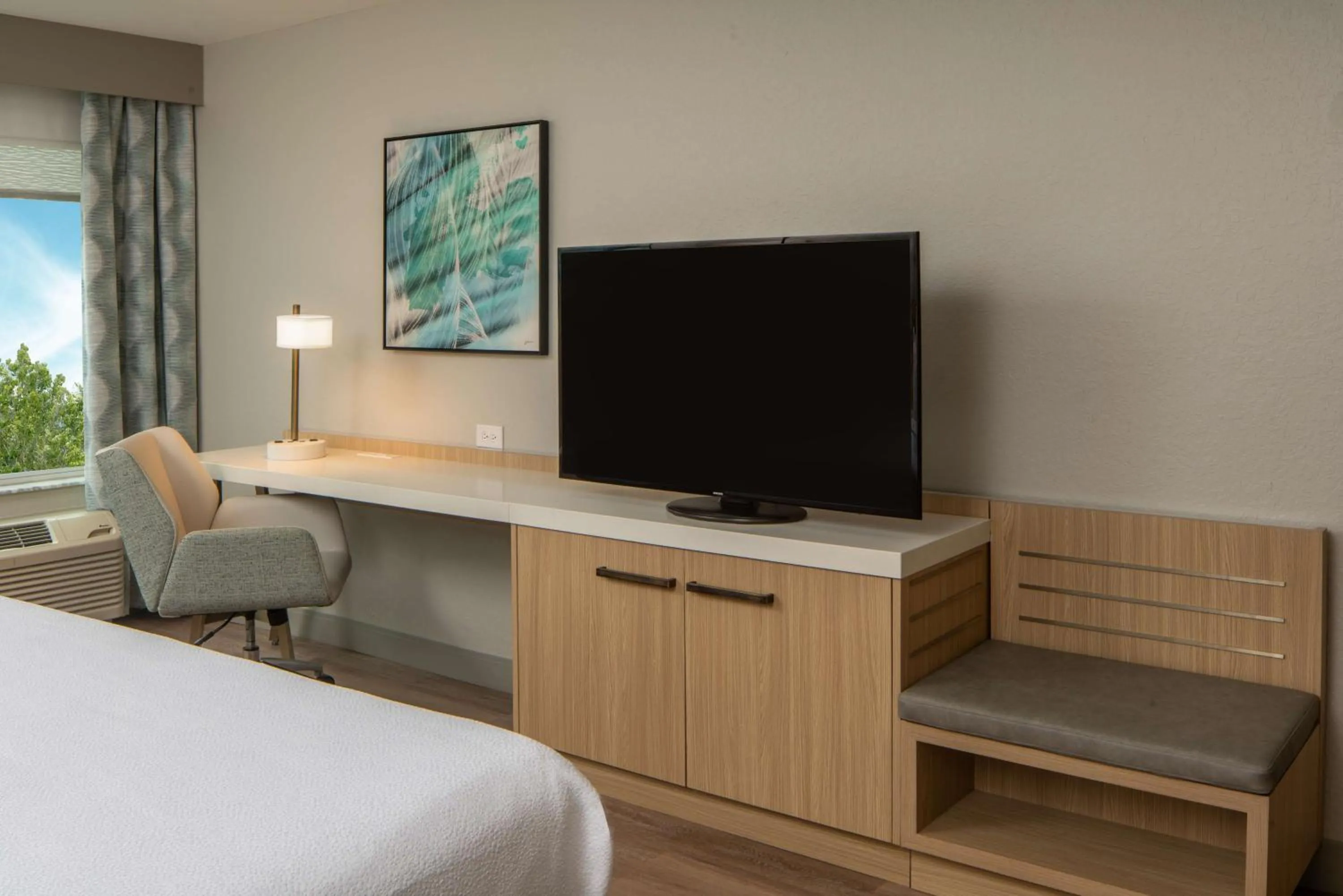 Bedroom, Bed in Hilton Garden Inn Orlando Airport