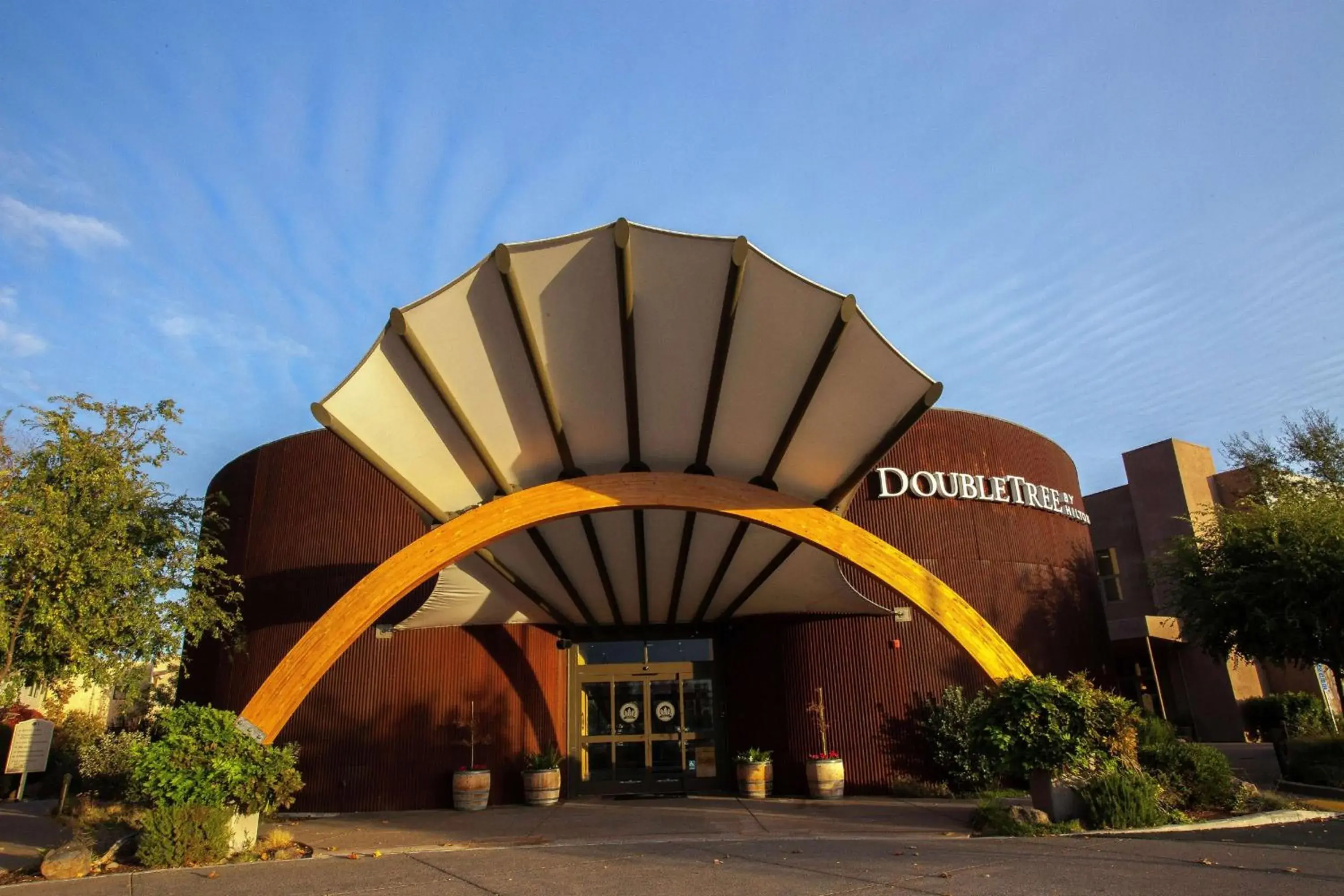 Property building in DoubleTree by Hilton Napa Valley - American Canyon Property building in DoubleTree by Hilton Napa Valley - American Canyon