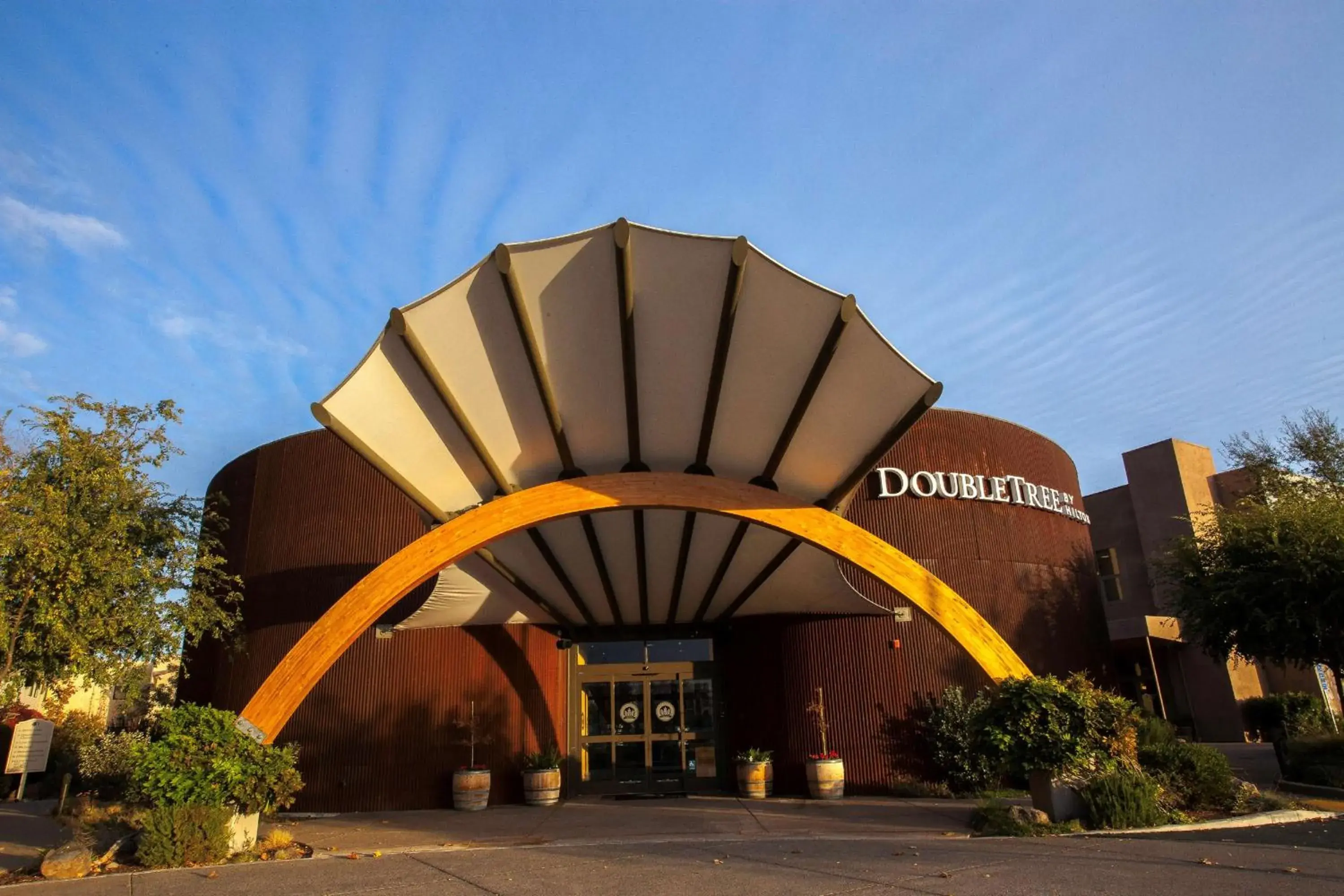 Property building in DoubleTree by Hilton Napa Valley - American Canyon Property building in DoubleTree by Hilton Napa Valley - American Canyon