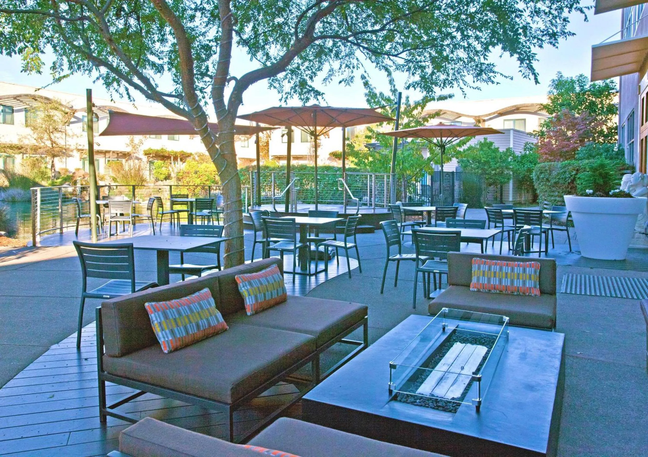 Restaurant/places to eat in DoubleTree by Hilton Napa Valley - American Canyon