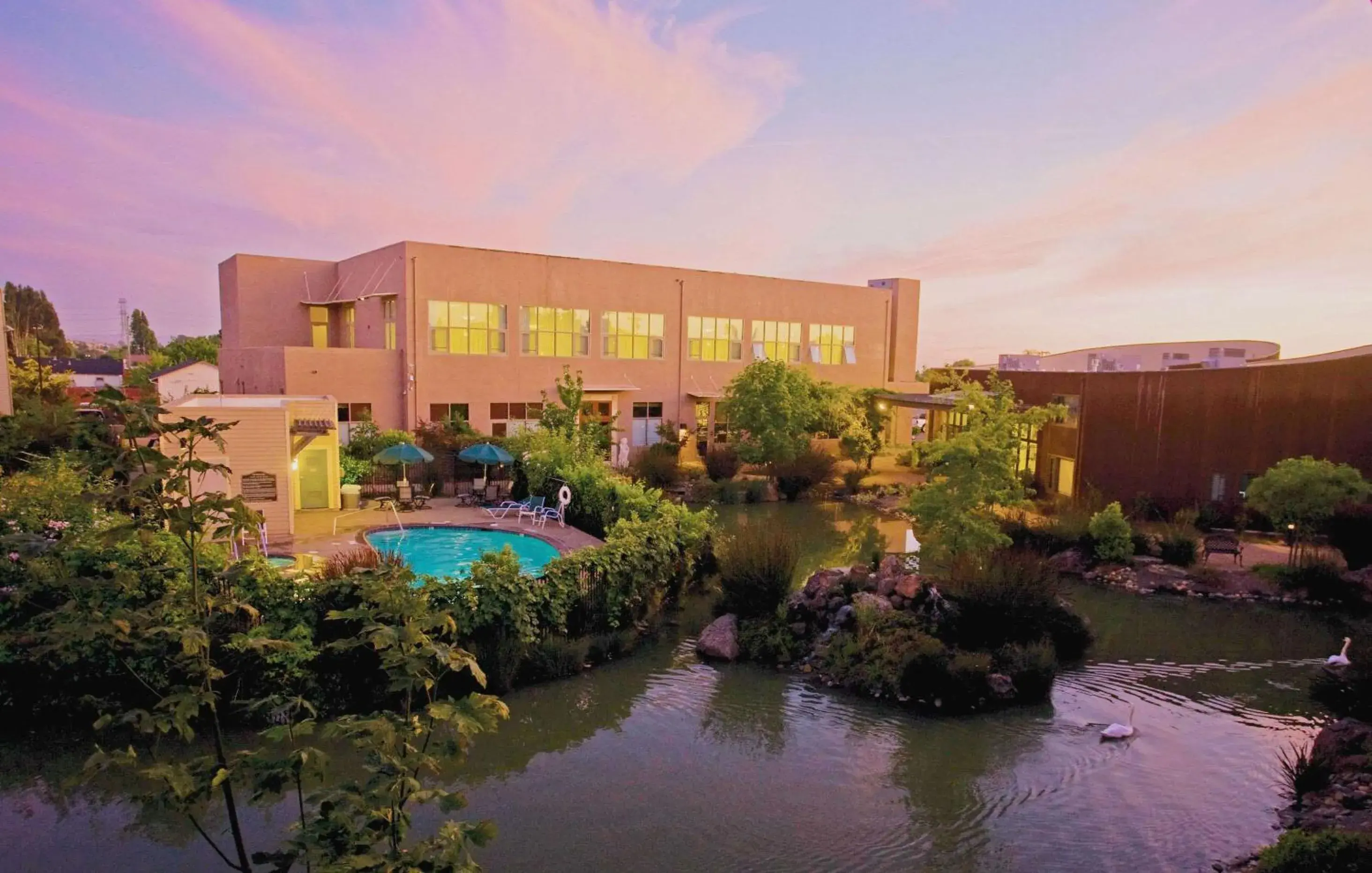 Property building in DoubleTree by Hilton Napa Valley - American Canyon Property building in DoubleTree by Hilton Napa Valley - American Canyon
