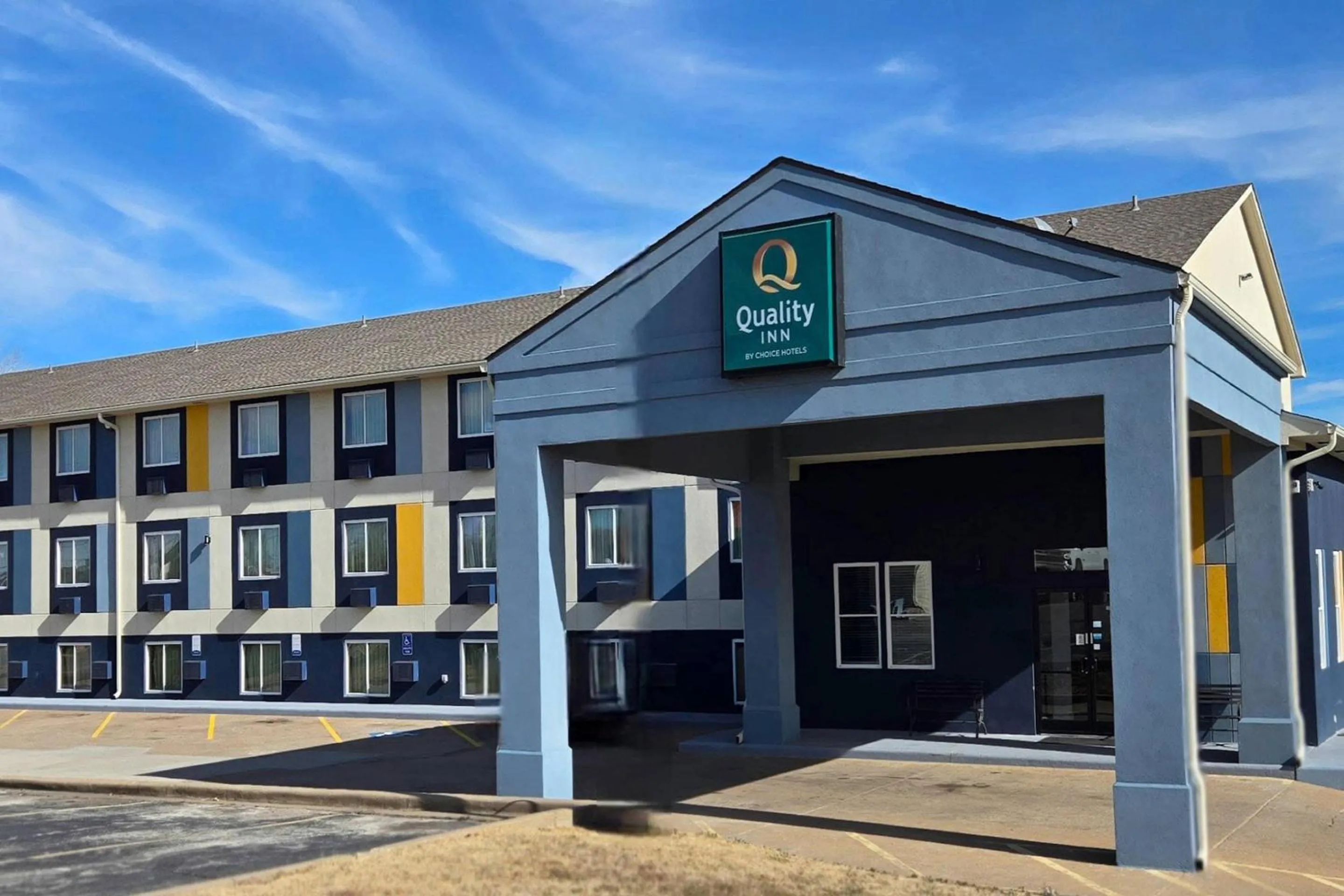 Property building in Quality Inn Ponca City