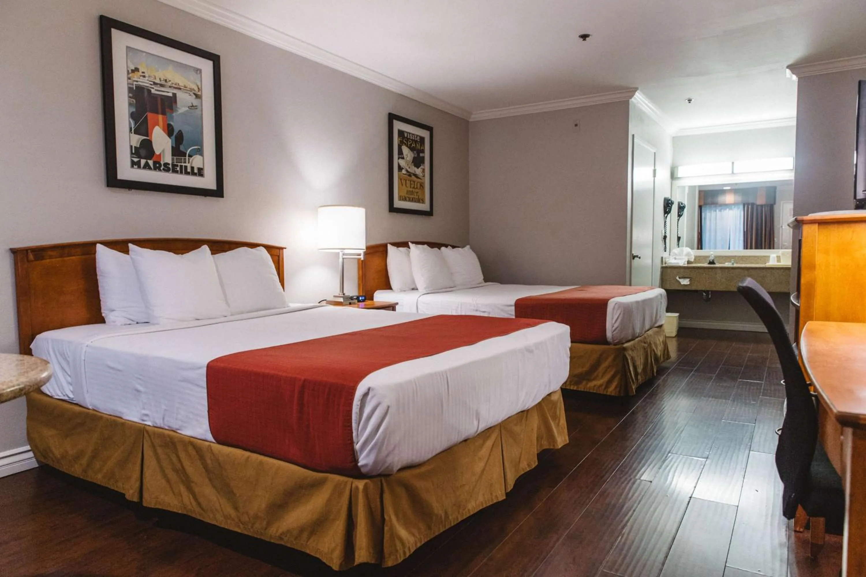 Photo of the whole room, Bed in Best Western Palm Garden Inn