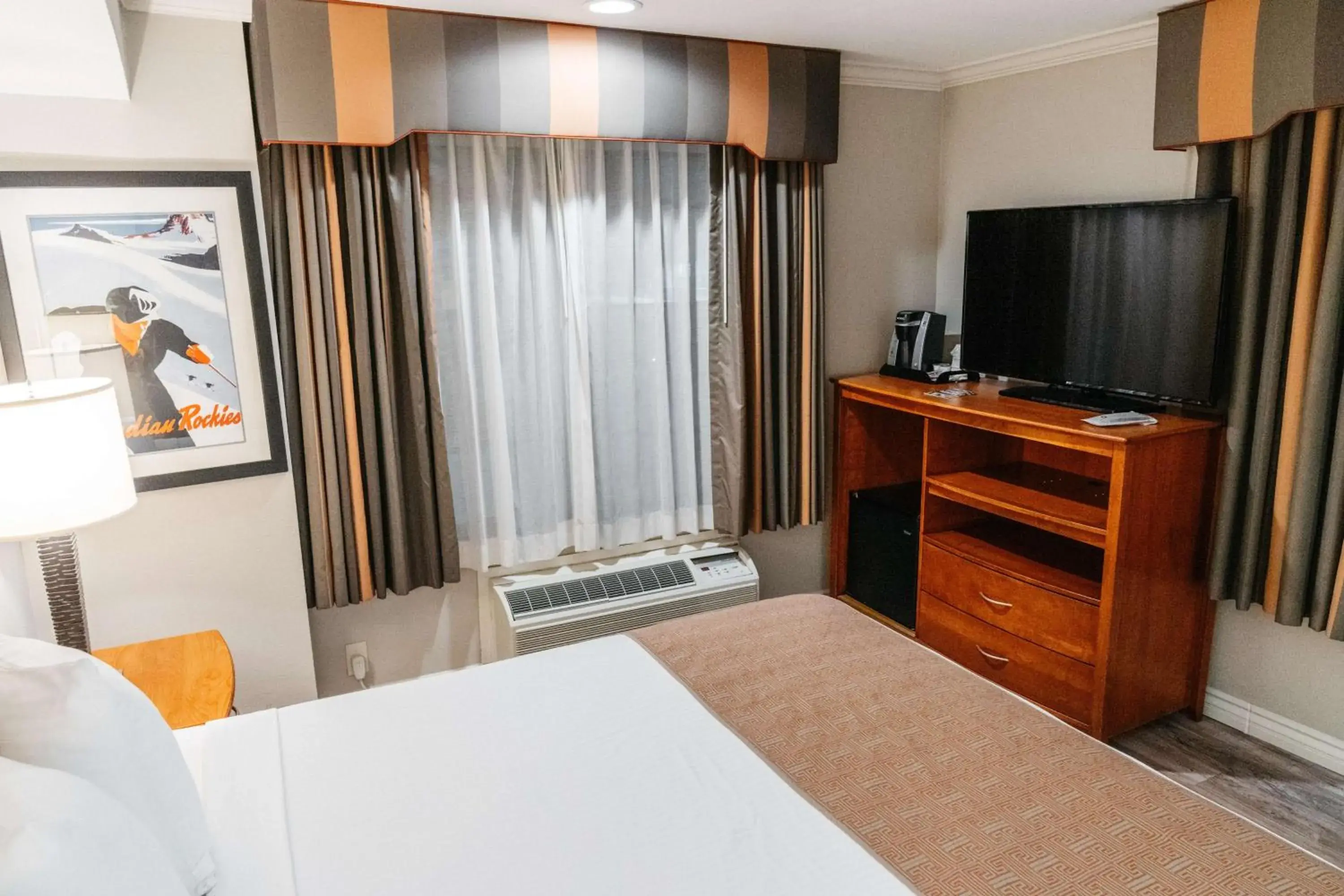 Photo of the whole room, Bed in Best Western Palm Garden Inn Photo of the whole room, Bed in Best Western Palm Garden Inn