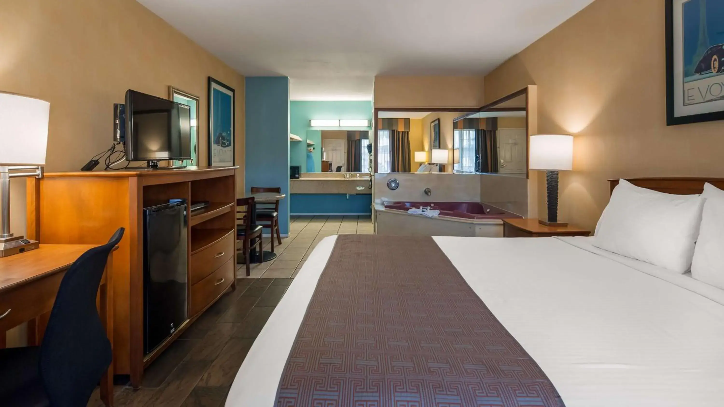 Photo of the whole room, Bed in Best Western Palm Garden Inn Photo of the whole room, Bed in Best Western Palm Garden Inn