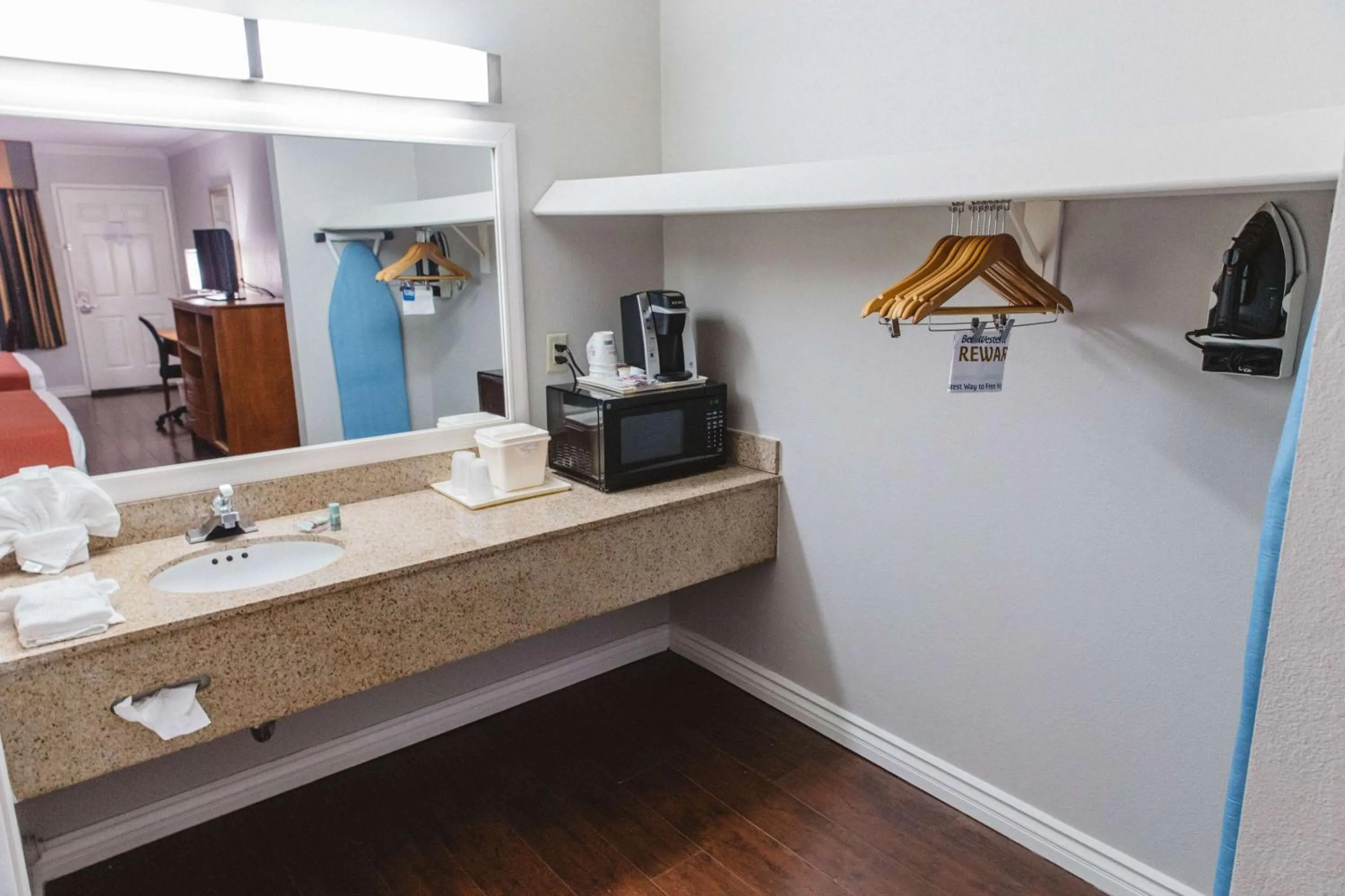 Bathroom in Best Western Palm Garden Inn