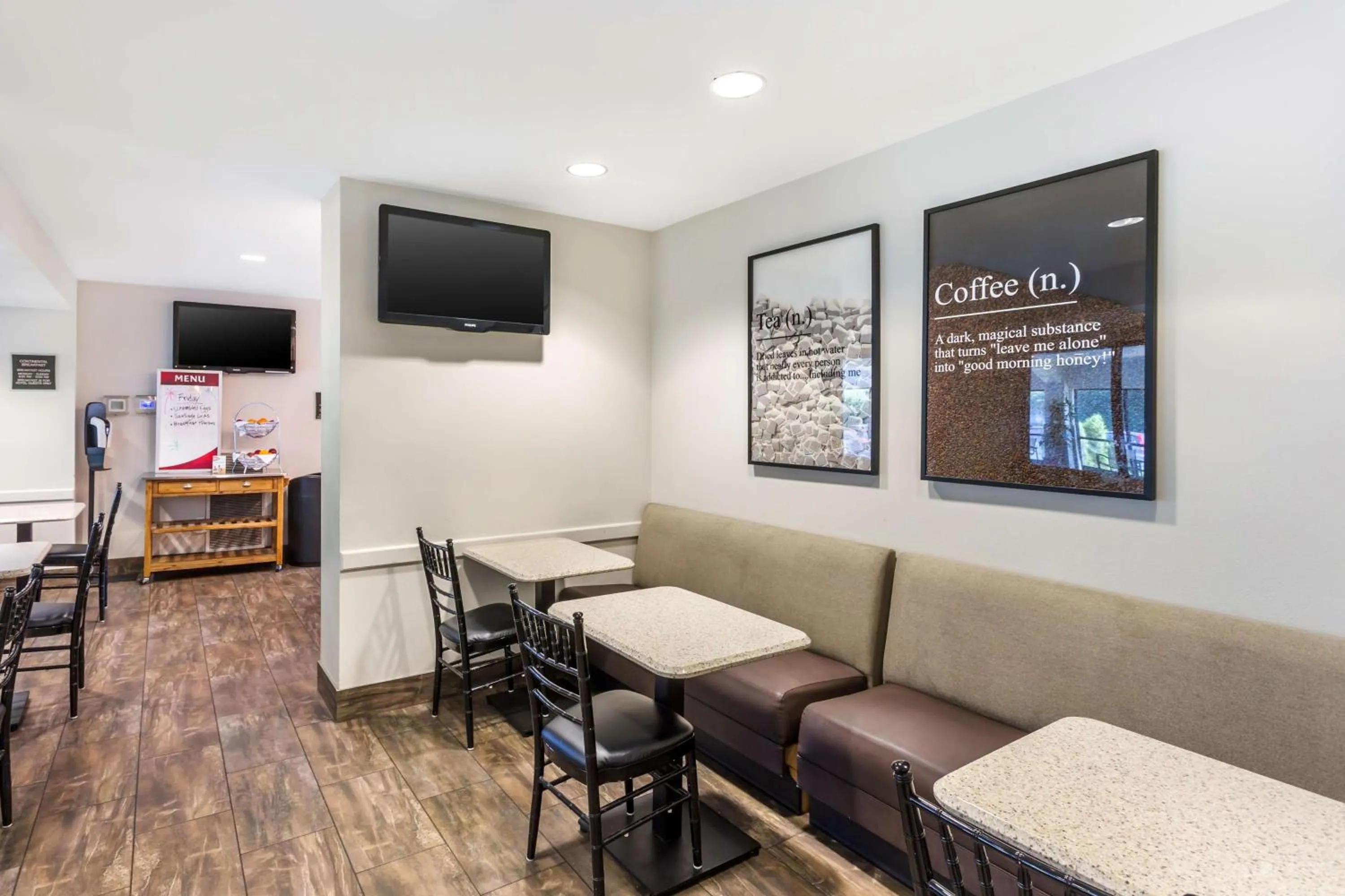 Breakfast in Best Western Plus Cotton Tree Inn