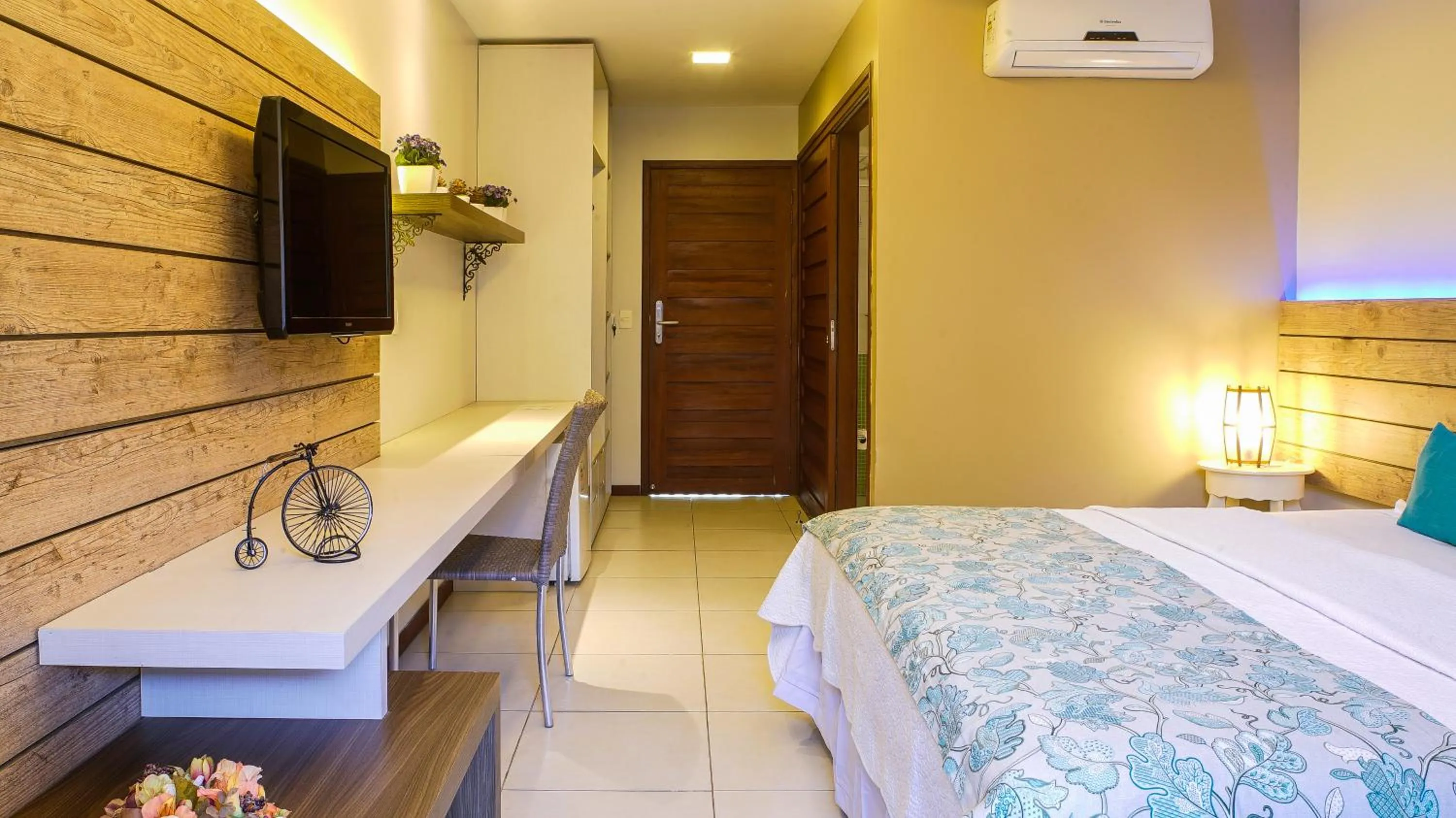 Bed in Kanaloa Pousada