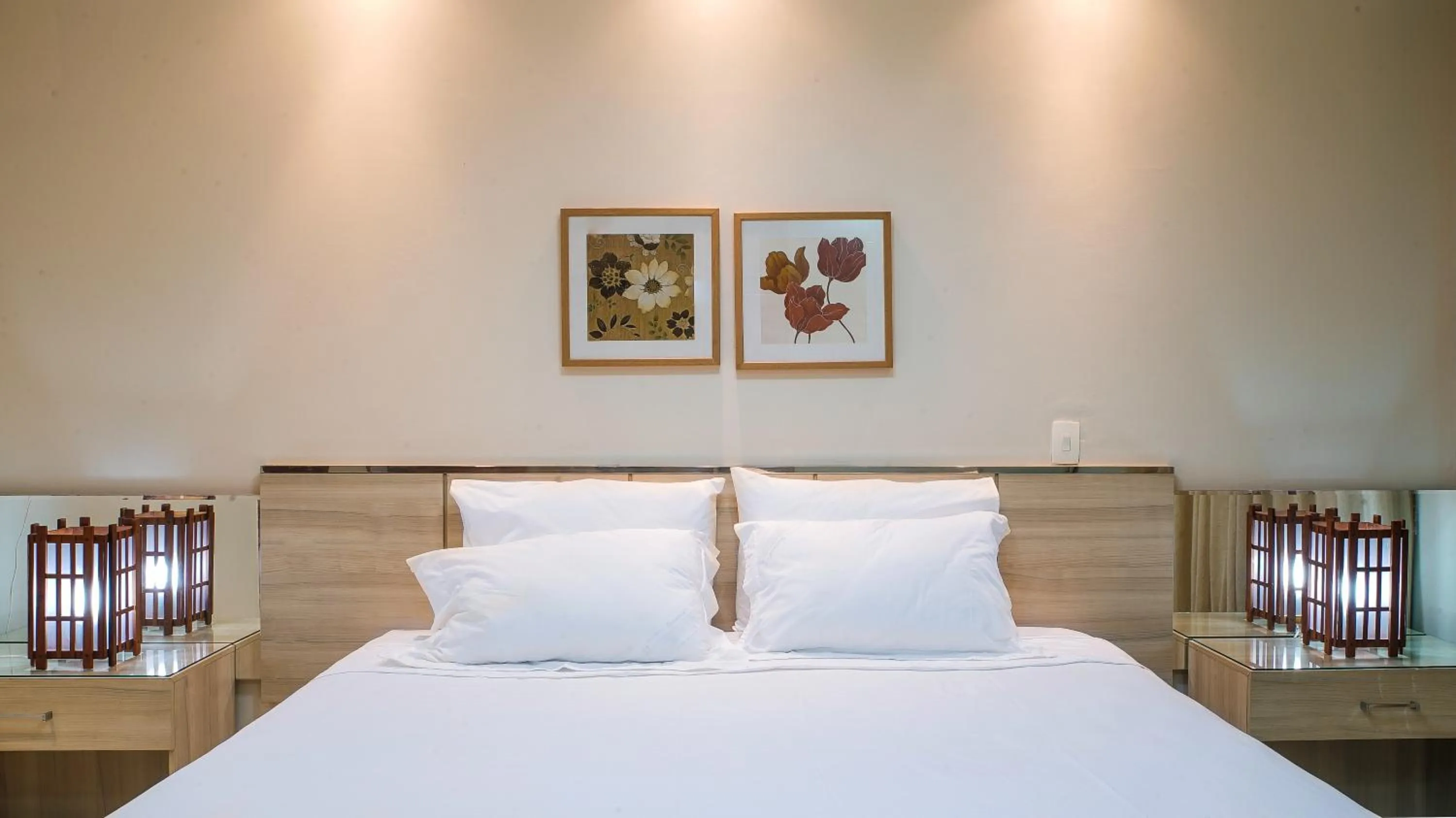 Bed in Kanaloa Pousada