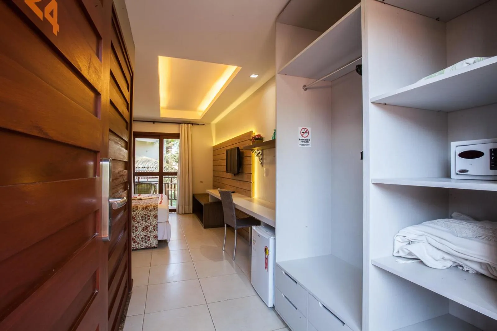 Bed in Kanaloa Pousada