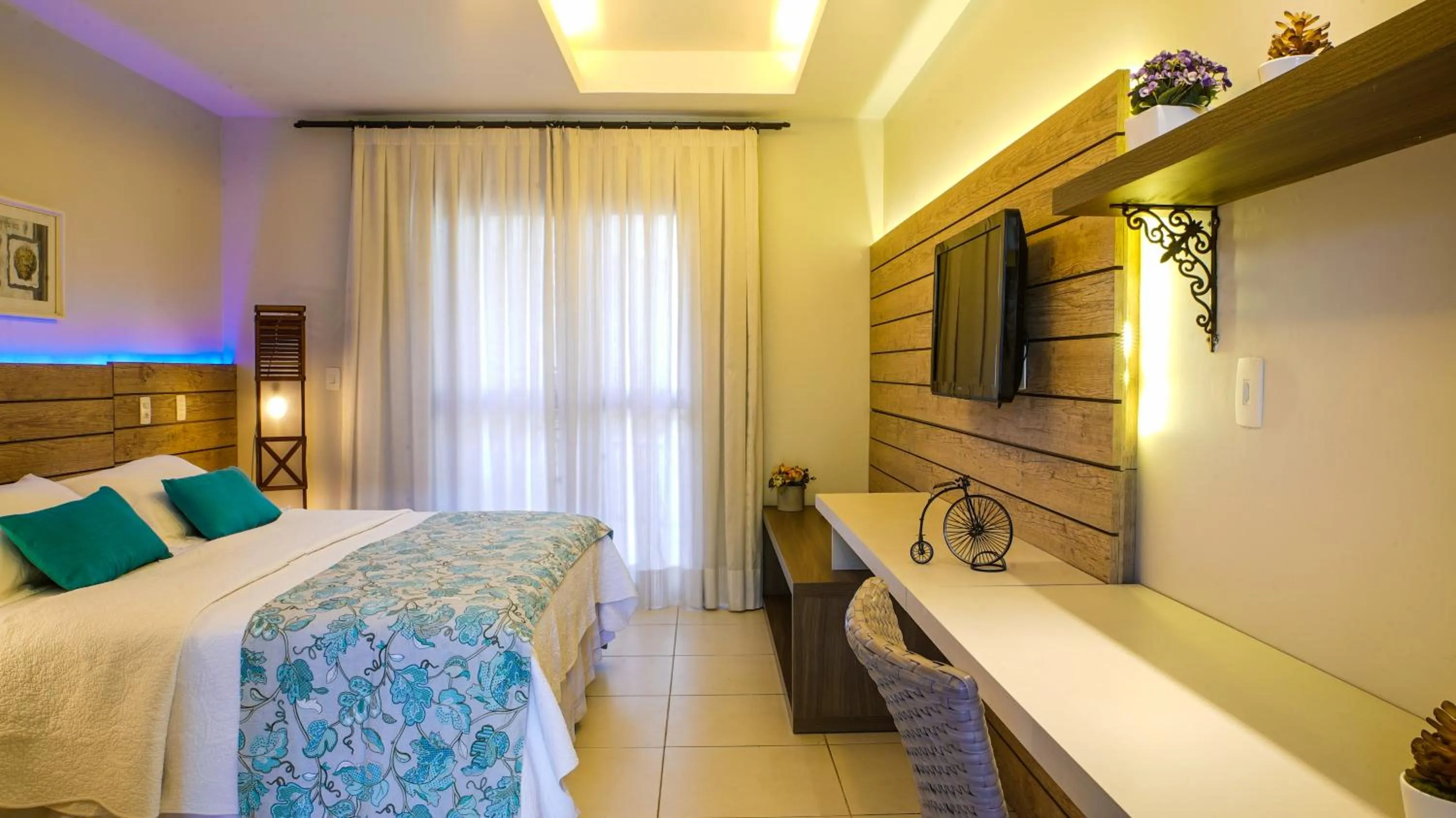 Bed in Kanaloa Pousada