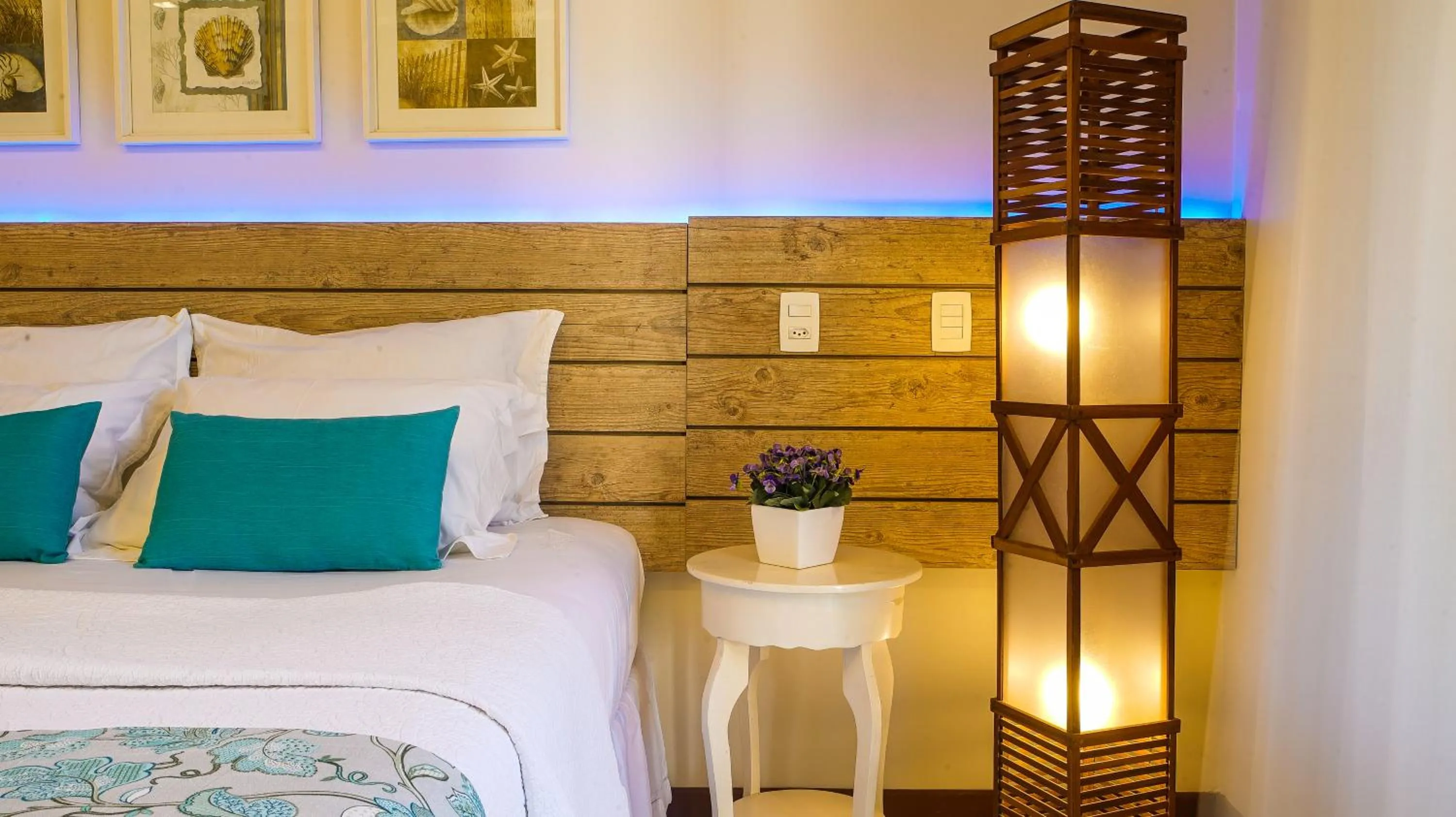 Bed in Kanaloa Pousada