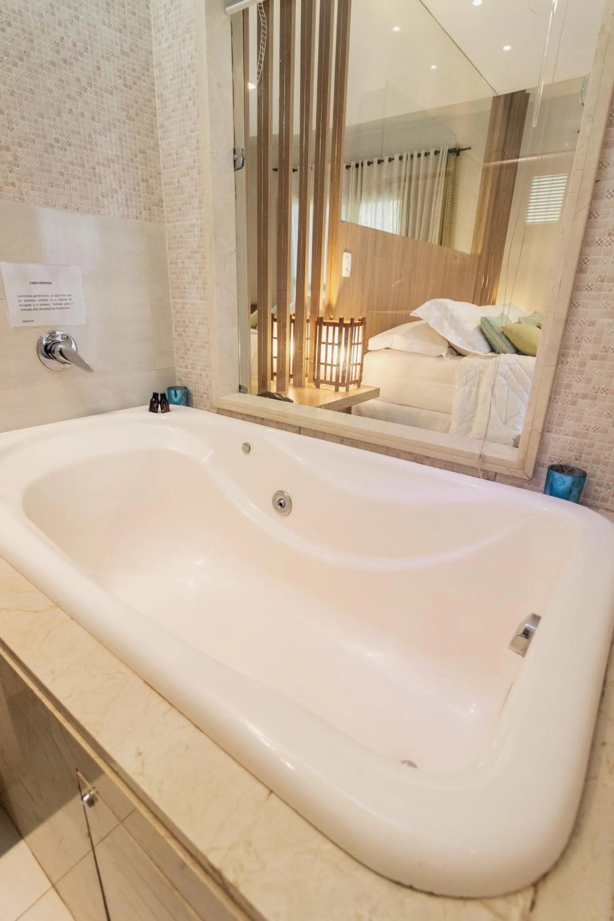 Hot Tub in Kanaloa Pousada