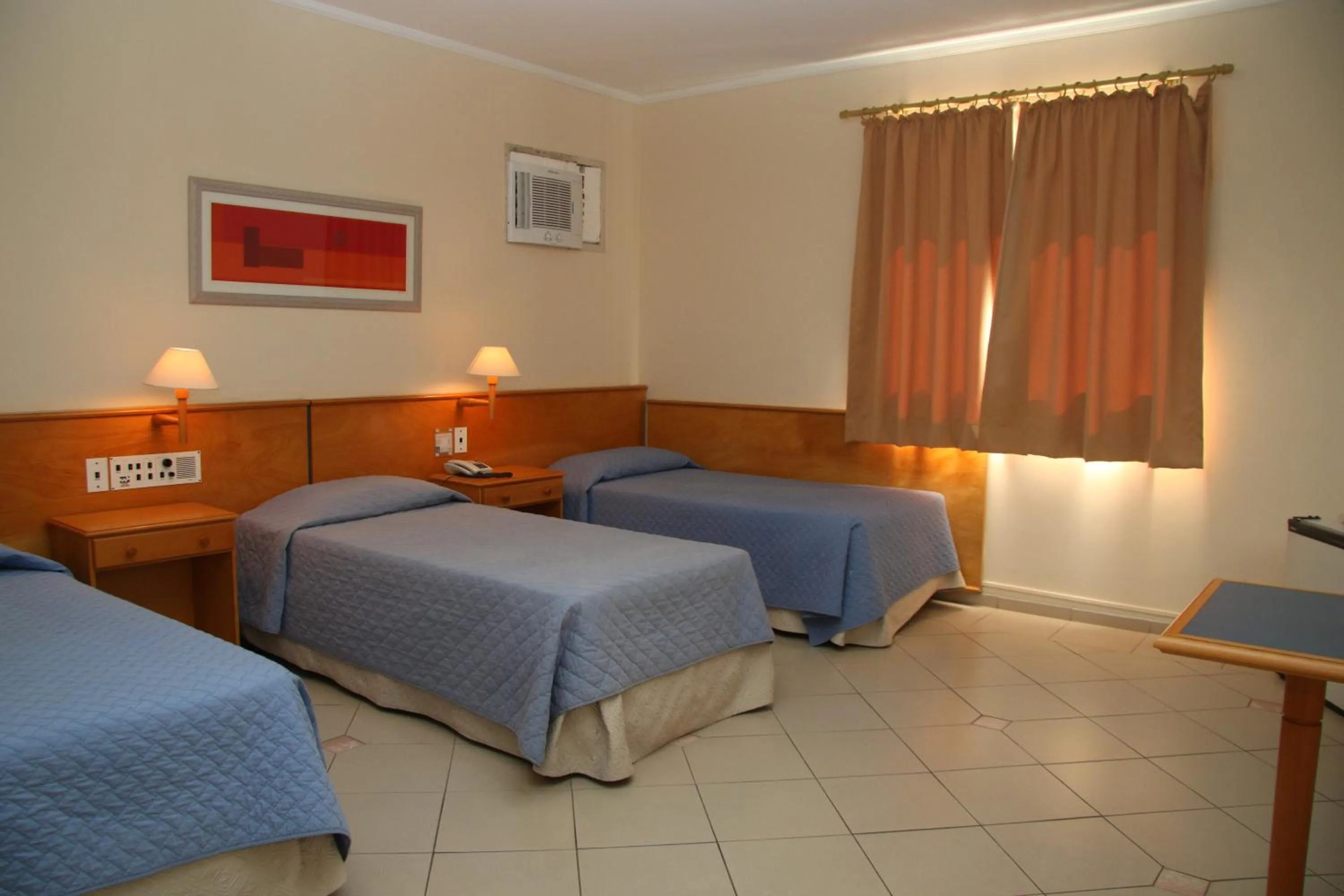 Photo of the whole room, Bed in Jaguary Hotel Sumaré