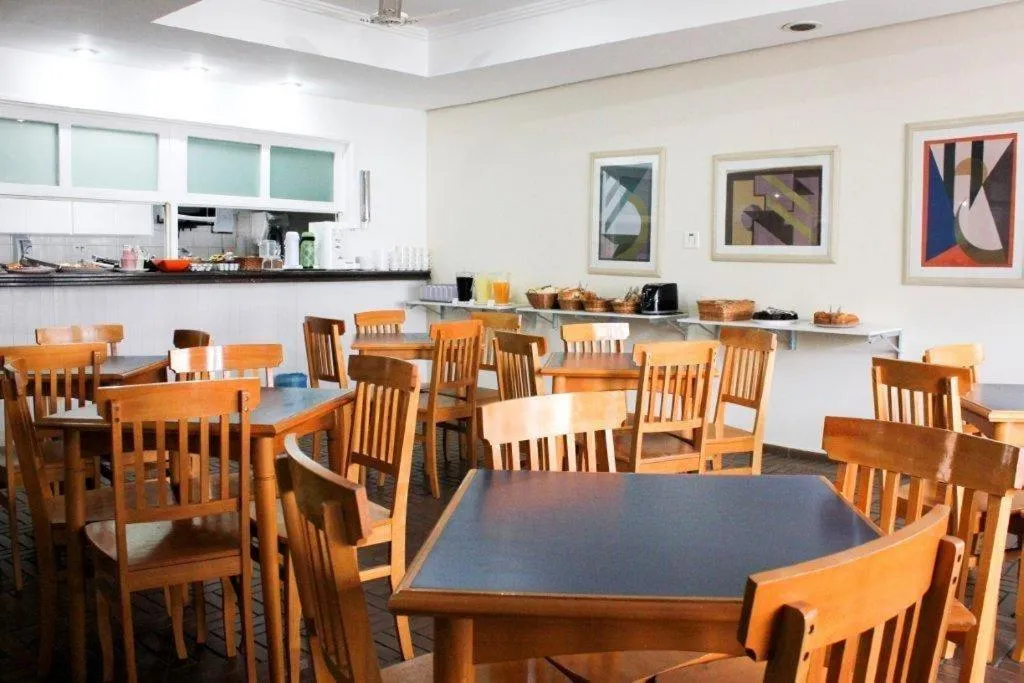 Dining area in Jaguary Hotel Sumaré