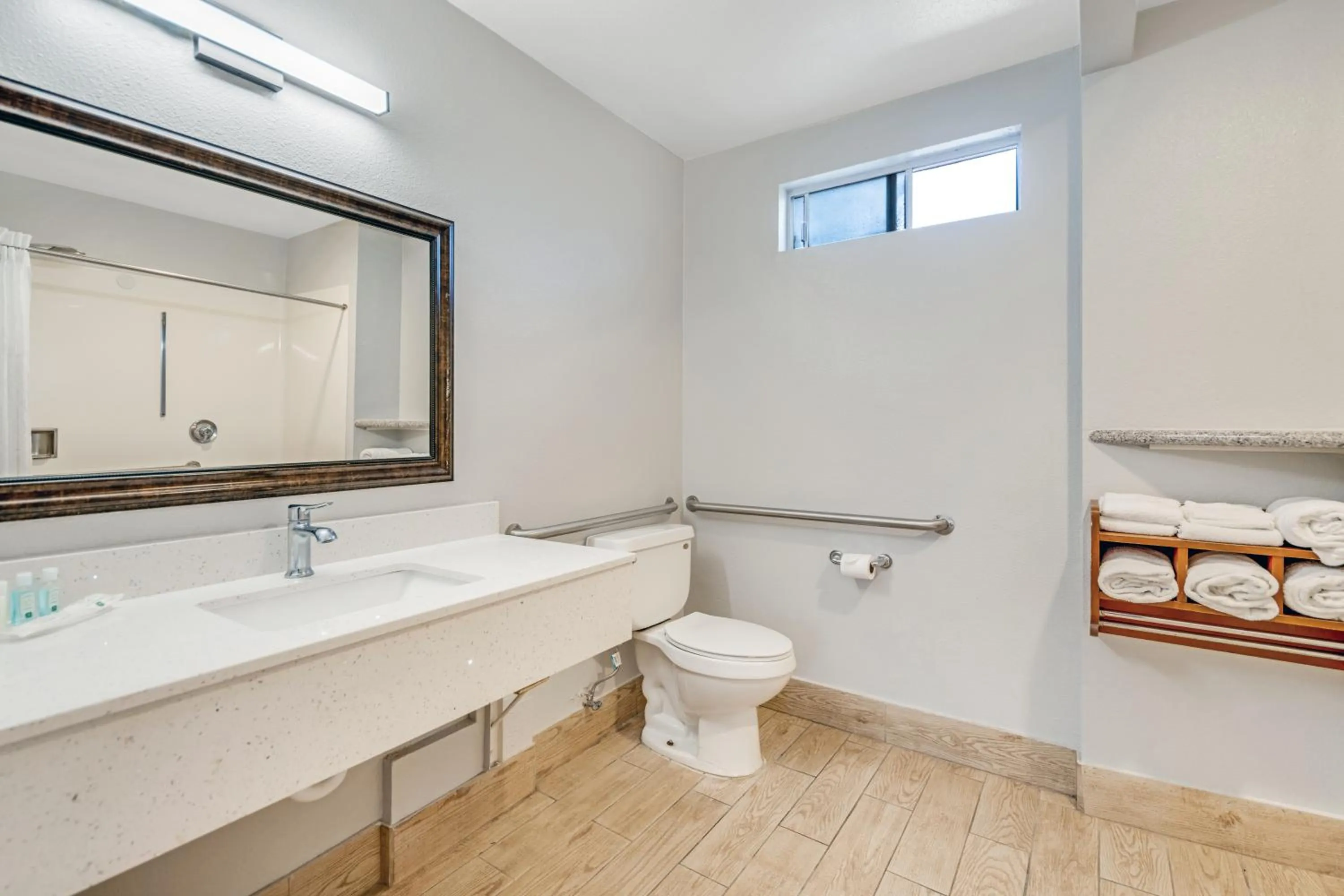 Bathroom in Quality Inn Santa Cruz Downtown Area