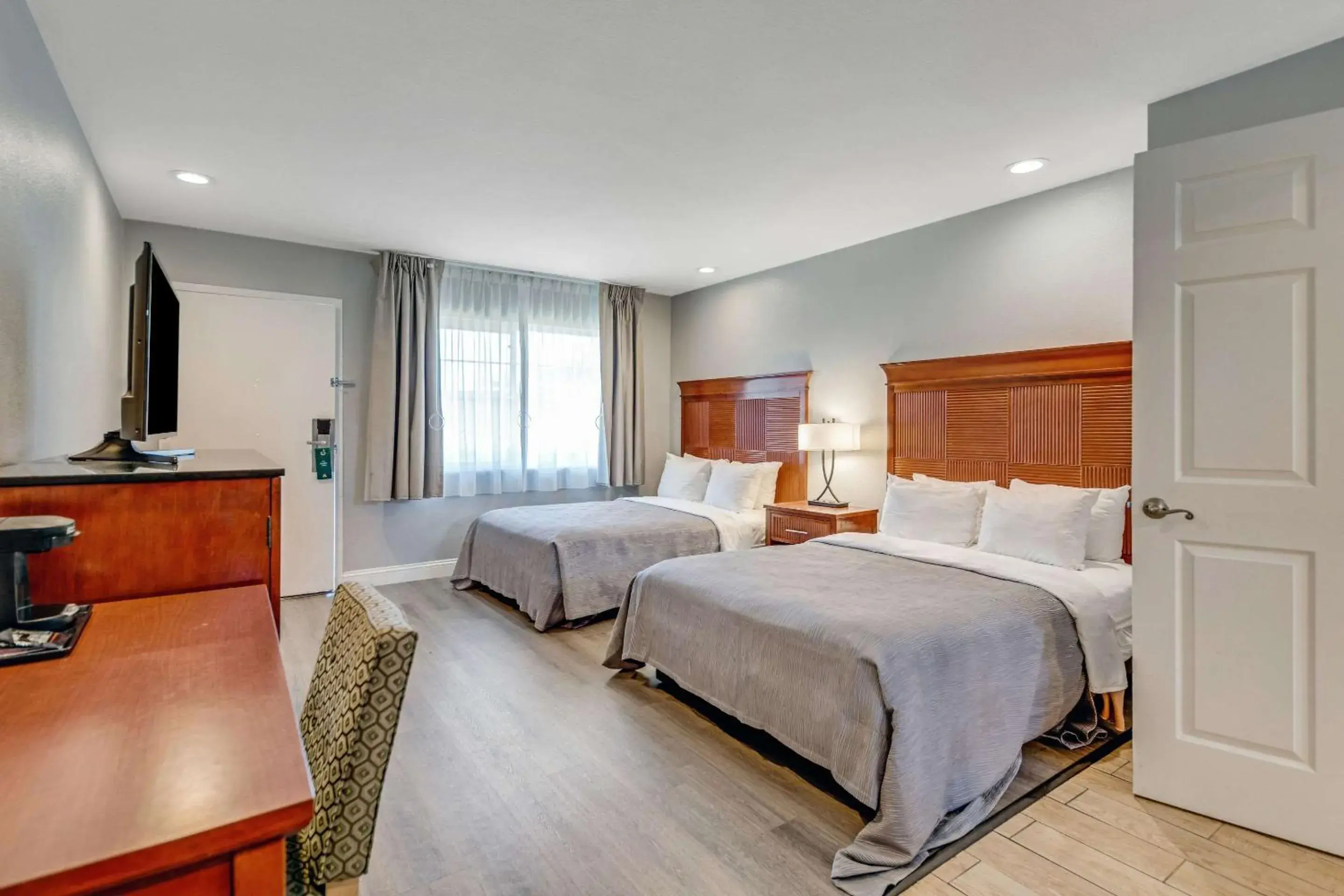 Bedroom, Bed in Quality Inn Santa Cruz Downtown Area Bedroom, Bed in Quality Inn Santa Cruz Downtown Area