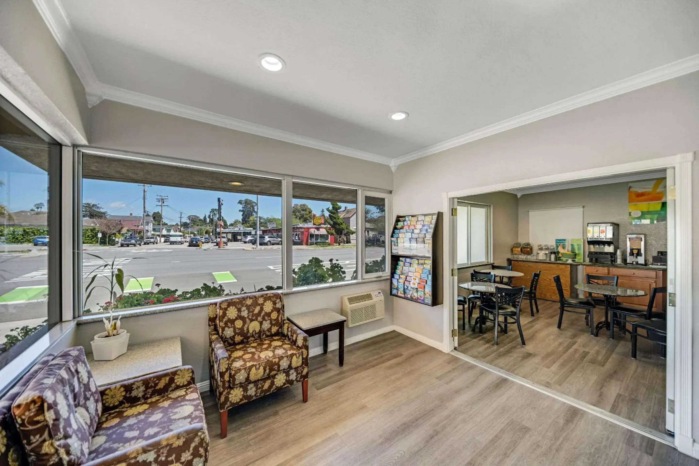 Lobby or reception in Quality Inn Santa Cruz Downtown Area Lobby or reception in Quality Inn Santa Cruz Downtown Area