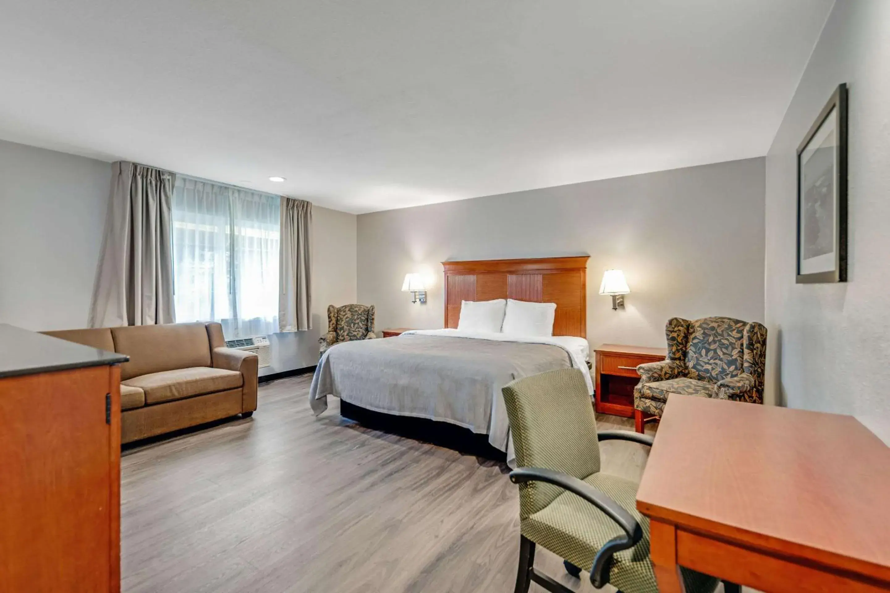 Bedroom, Bed in Quality Inn Santa Cruz Downtown Area Bedroom, Bed in Quality Inn Santa Cruz Downtown Area