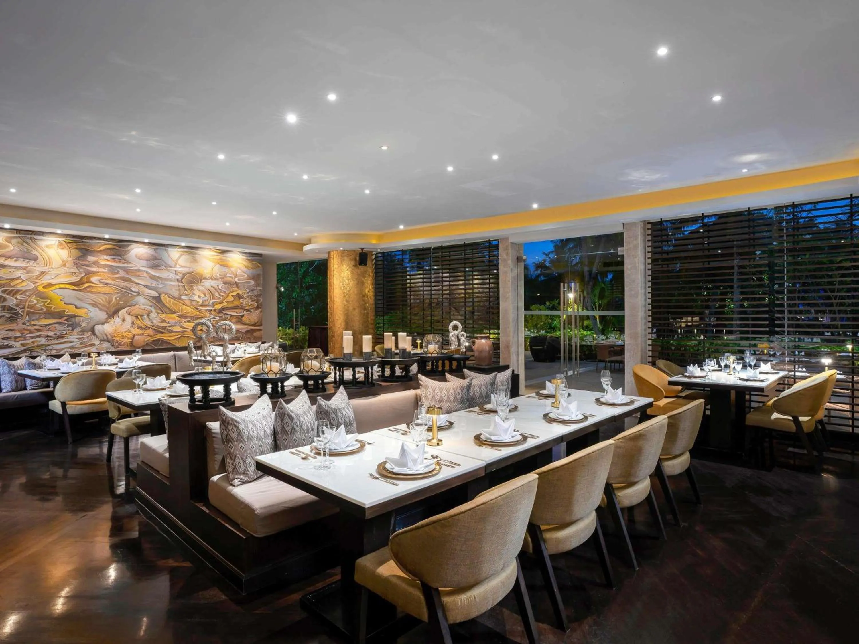 Restaurant/places to eat in Pullman Phuket Karon Beach Resort