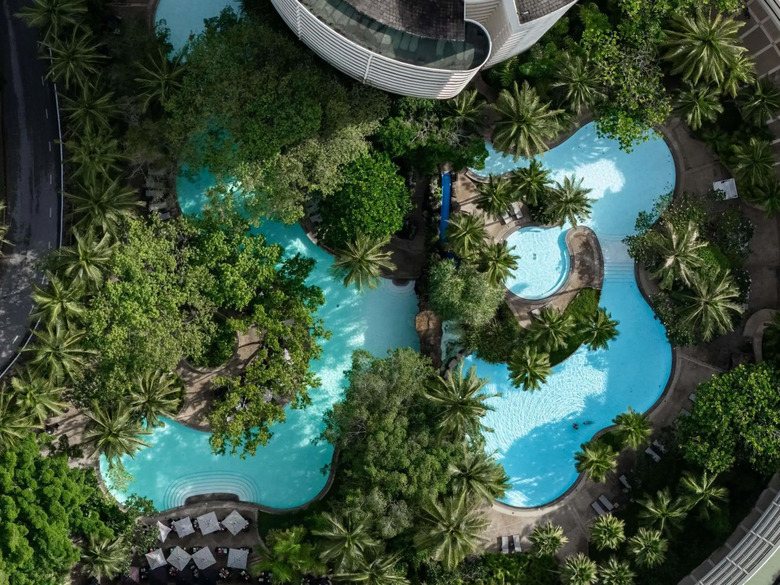 Pool view in Pullman Phuket Karon Beach Resort Pool view in Pullman Phuket Karon Beach Resort