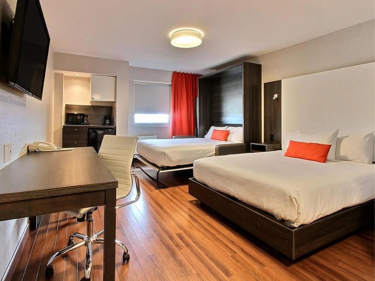 Photo of the whole room, Bed in Hotel Classique