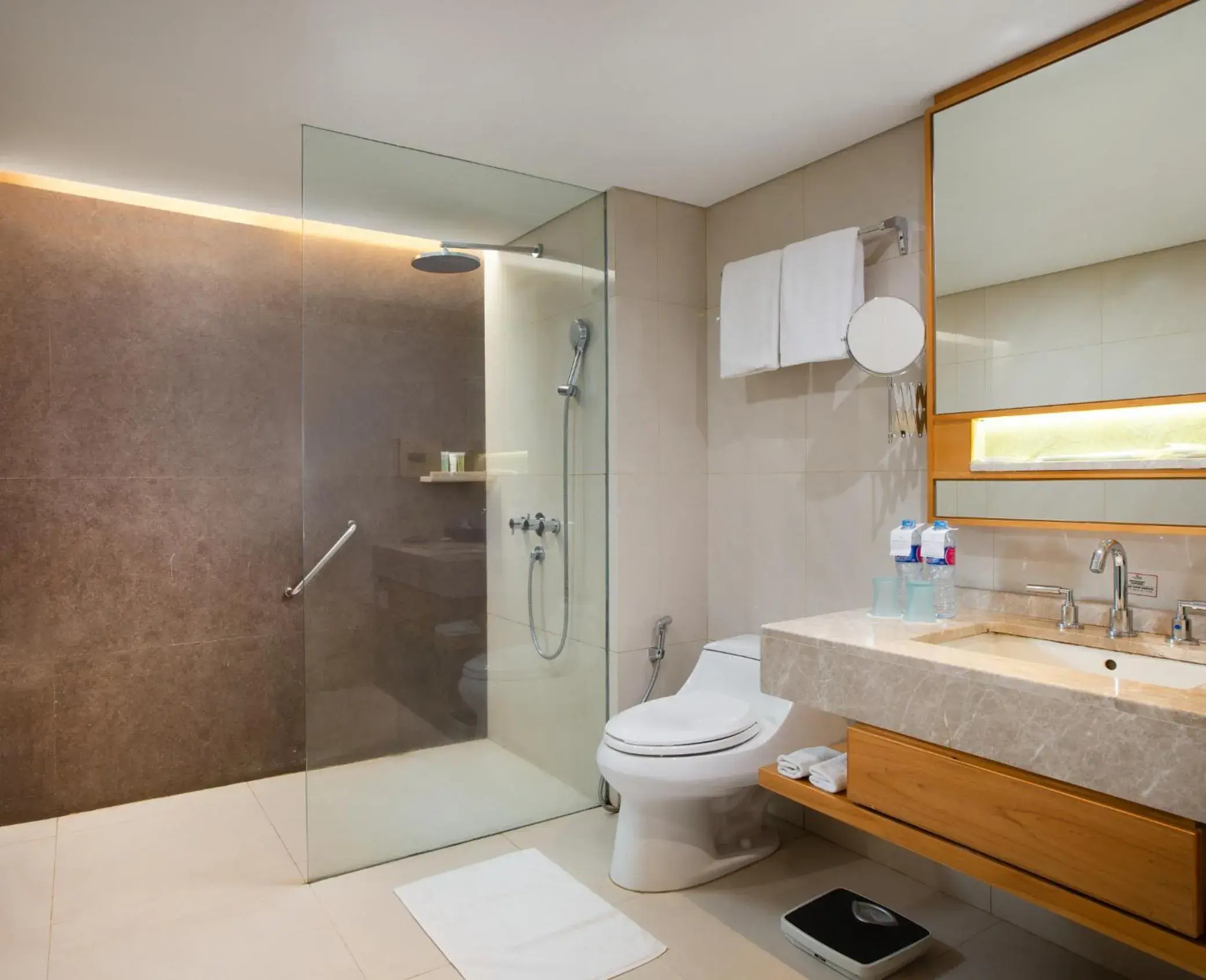 Bathroom in Hotel Santika Premiere Slipi Jakarta Bathroom in Hotel Santika Premiere Slipi Jakarta
