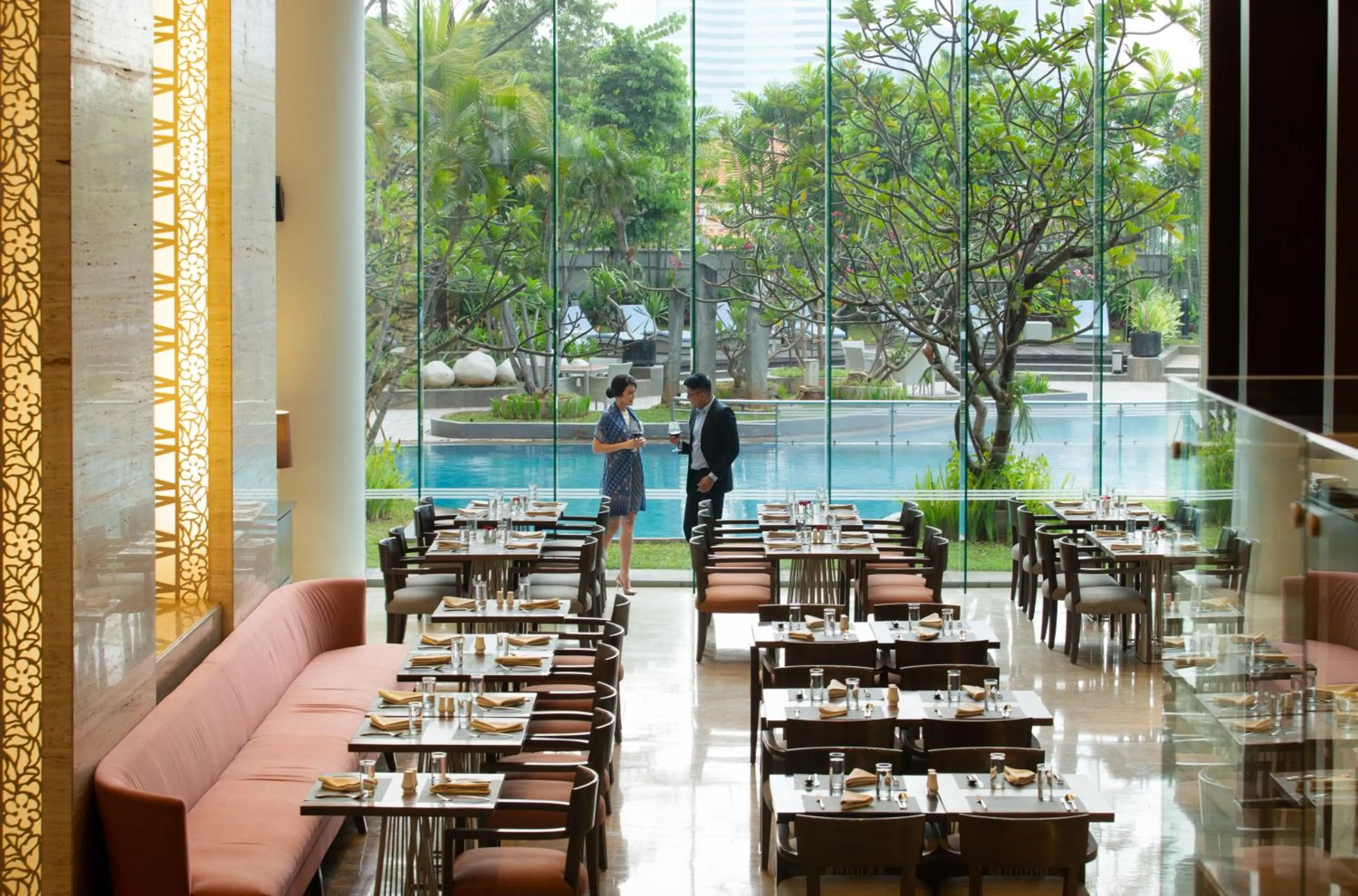 Restaurant/places to eat in Hotel Santika Premiere Slipi Jakarta