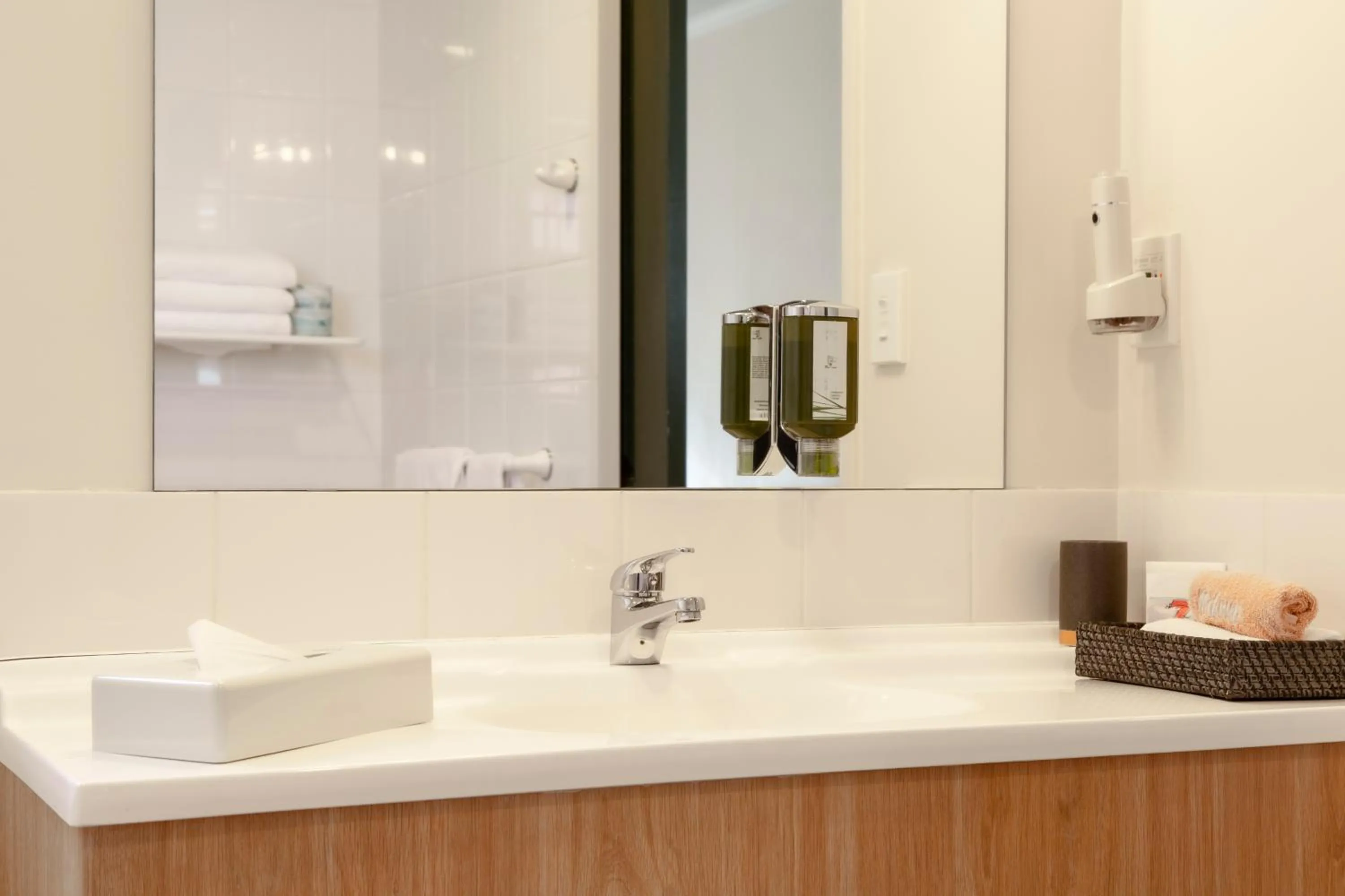 Greenlane Manor Motel