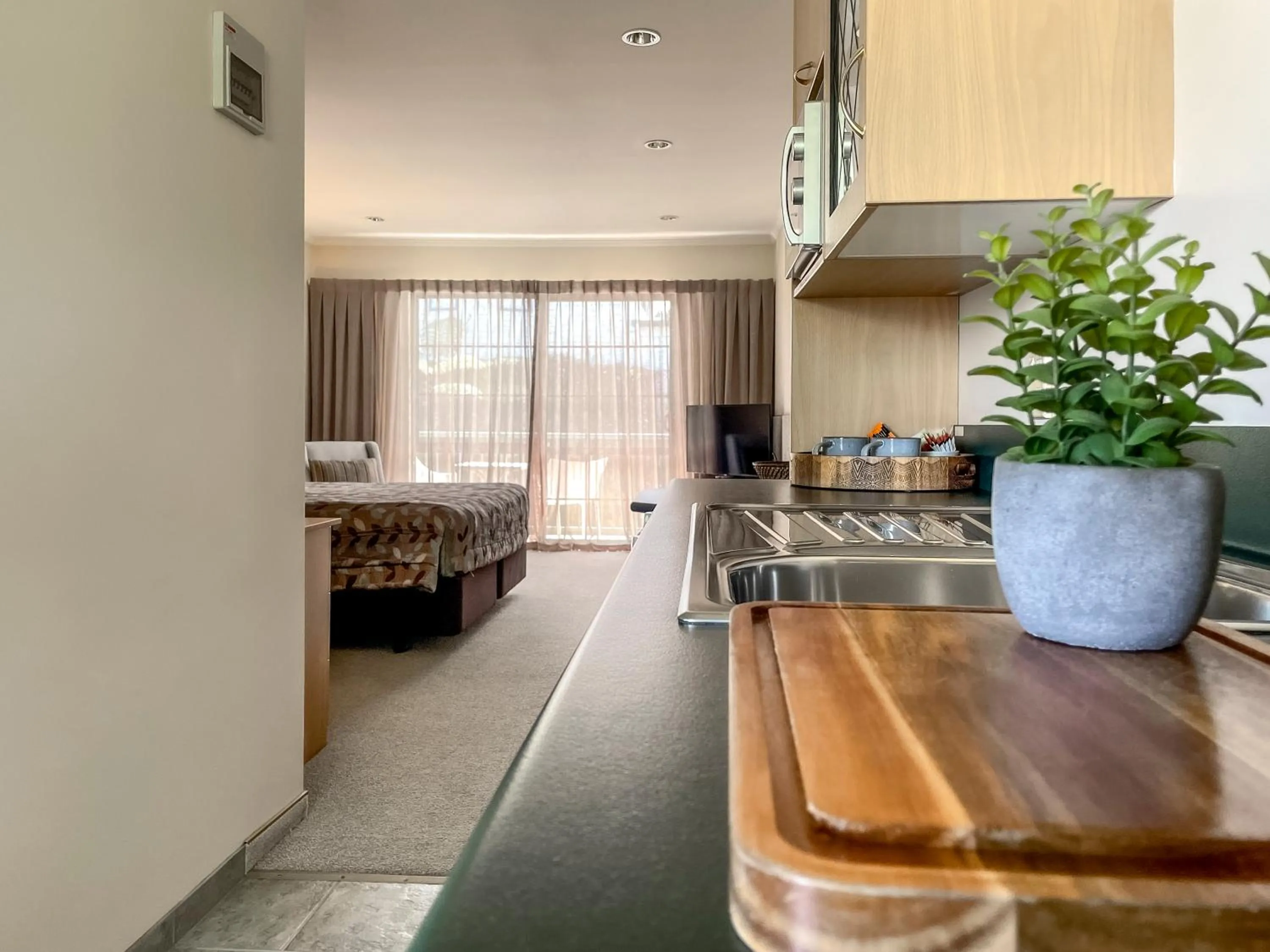 Greenlane Manor Motel