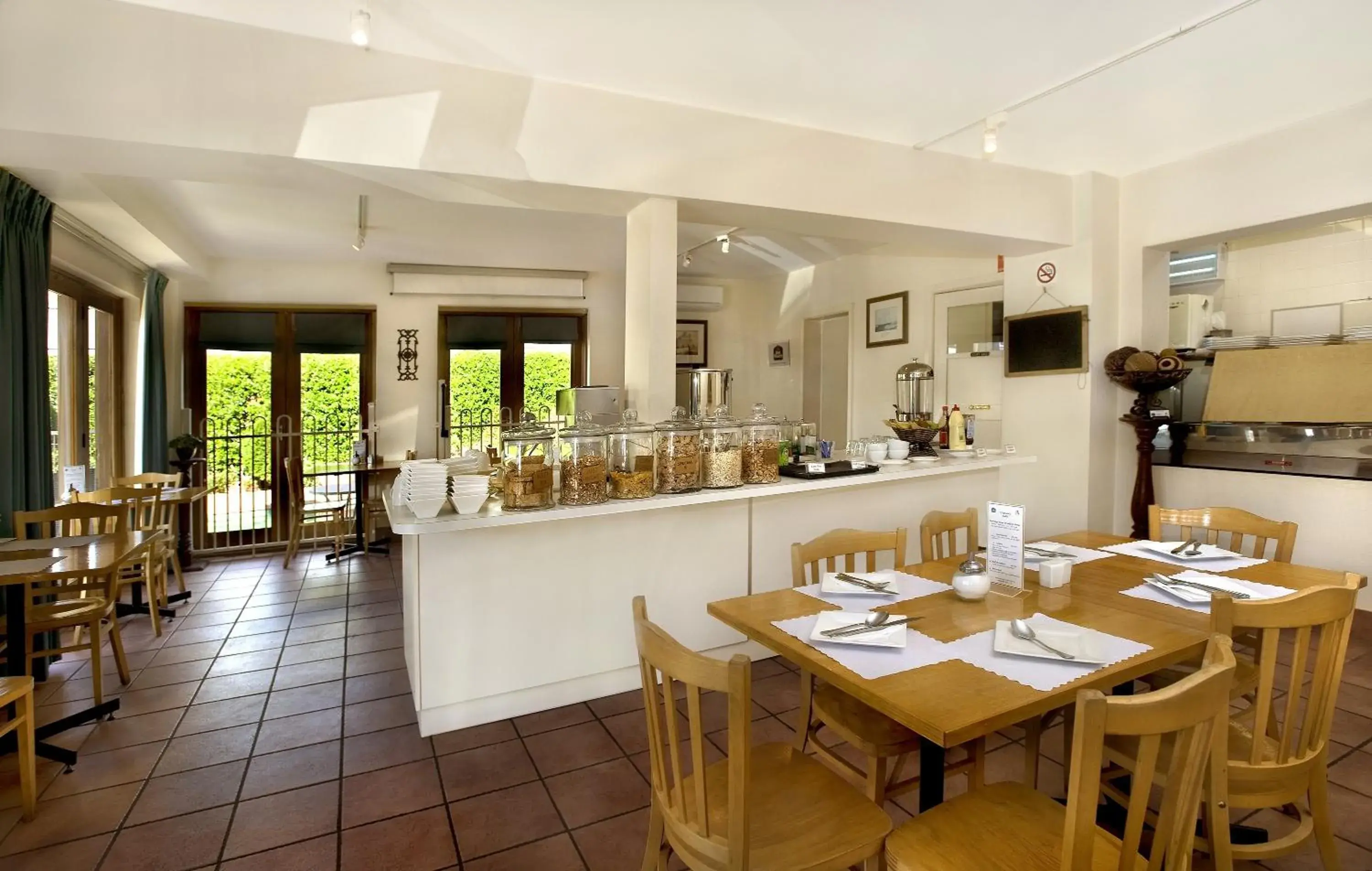 Restaurant/places to eat in Admiralty Inn Restaurant/places to eat in Admiralty Inn