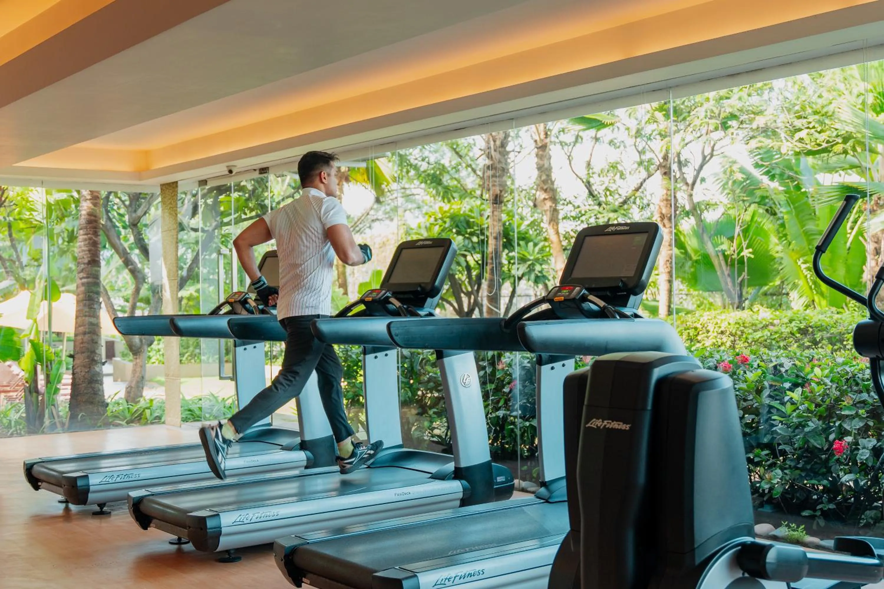 Fitness centre/facilities in Hyatt Pune