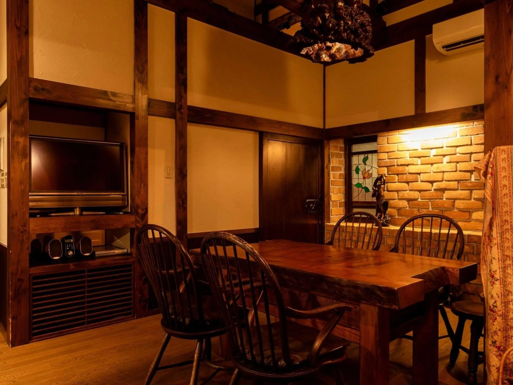 Photo of the whole room in Sasara